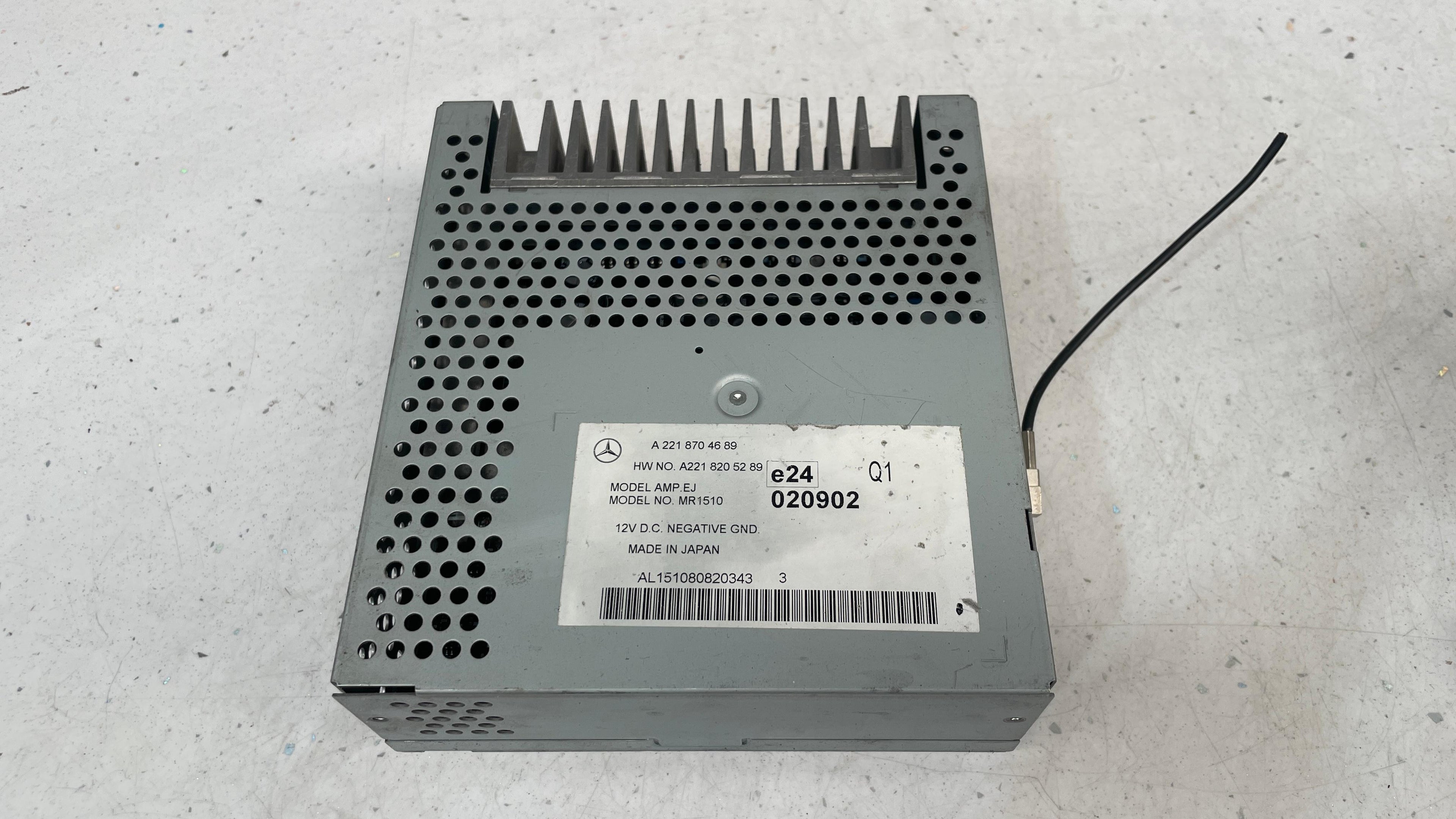 A2218704689 MERCEDES W221 AMPLIFIER SOUND SYSTEM RADIO