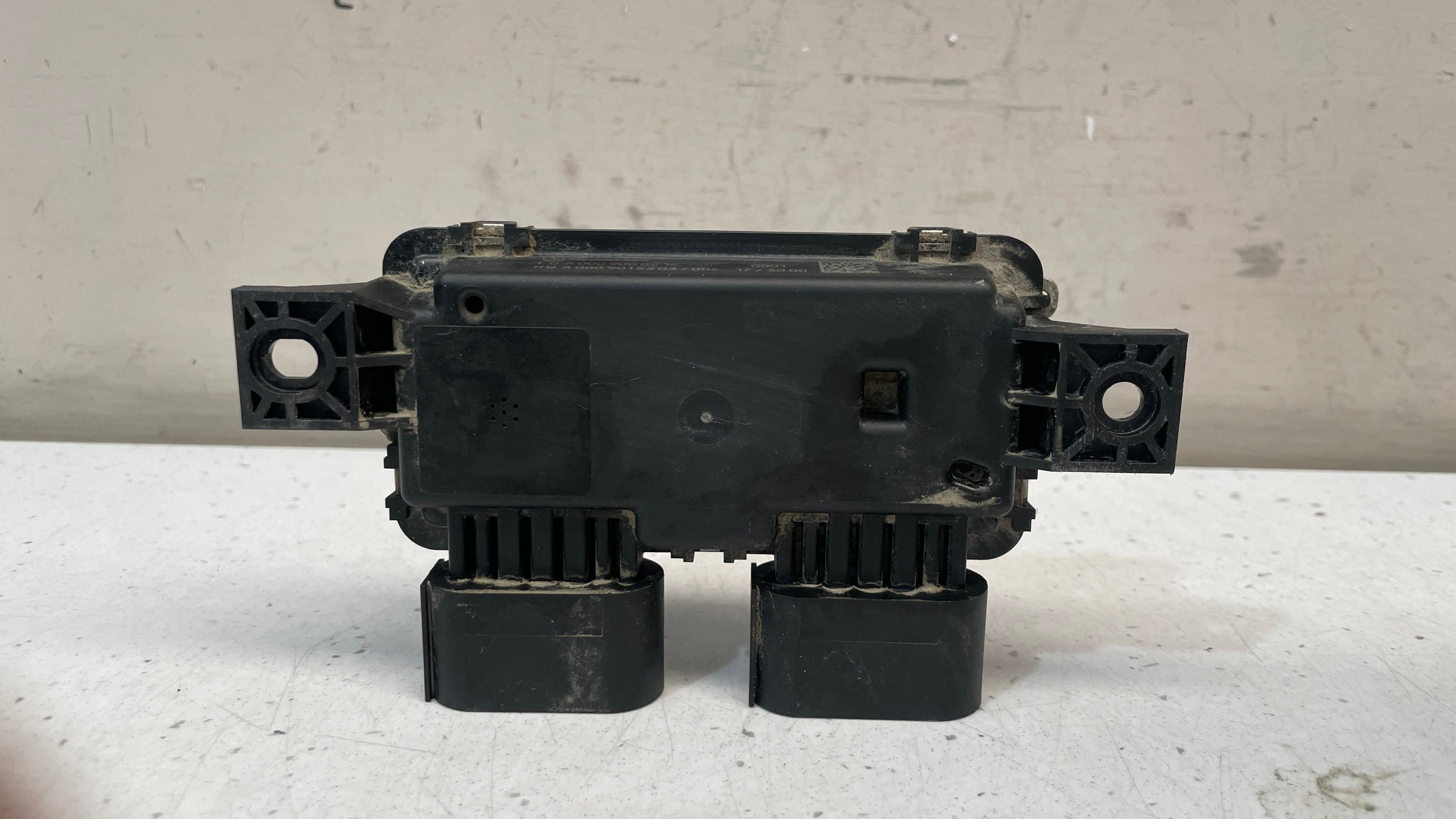 A0009008214 MERCEDES A CLASS W177 FUEL PUMP CONTROL MODULE