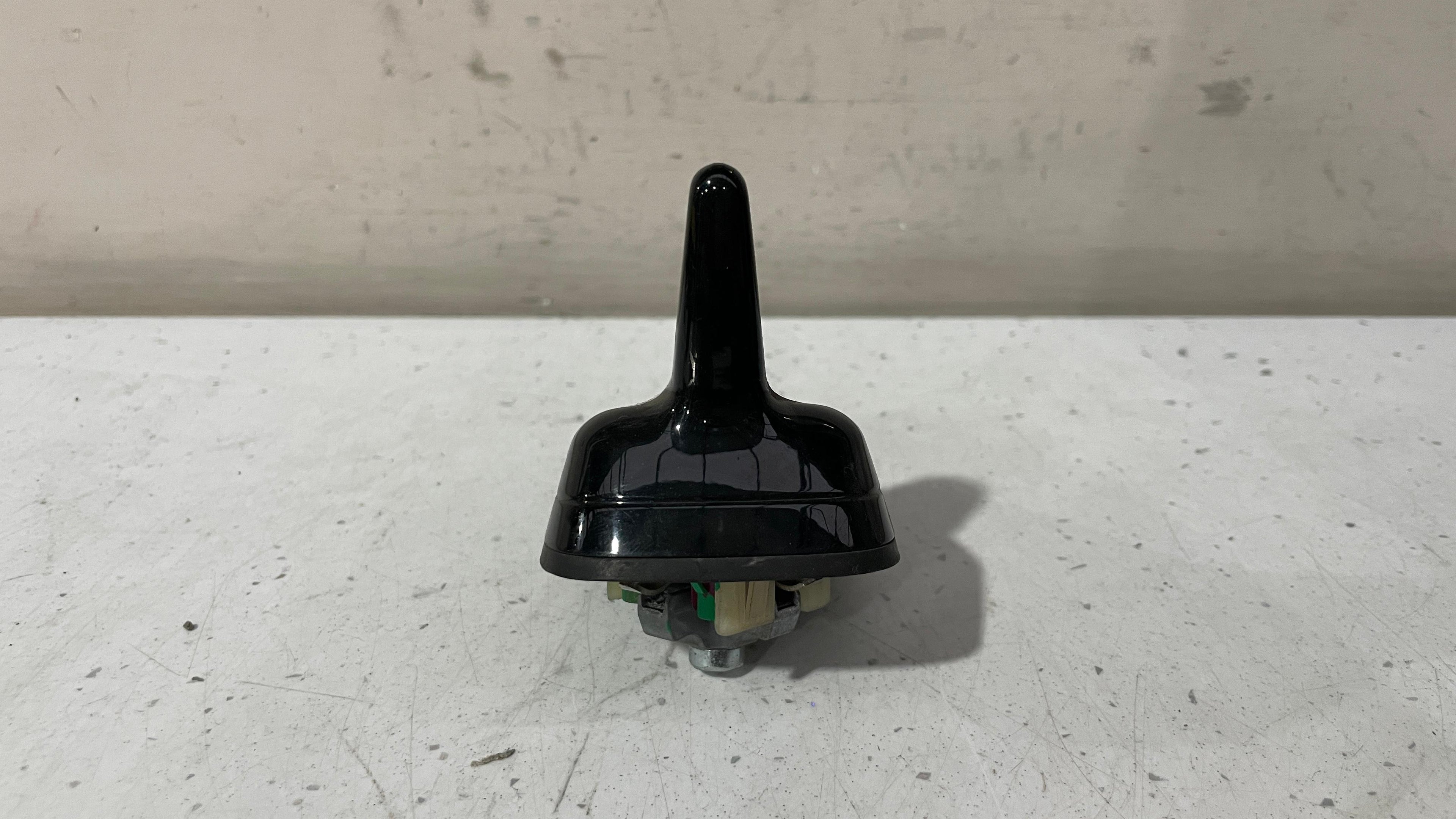 4G0035503J AUDI A4 ROOF SHARK FIN MOUNT ANTENNA