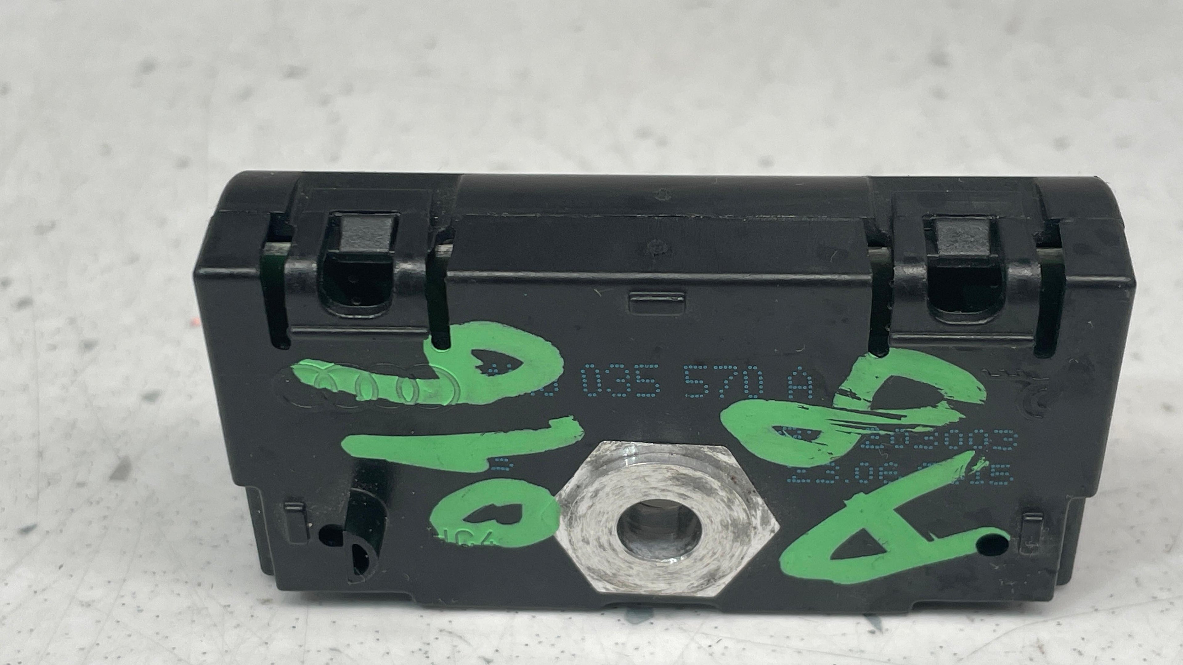 4H0035570A AUDI A8 DISTURBANCE SUPPRESSION FILTER UNIT
