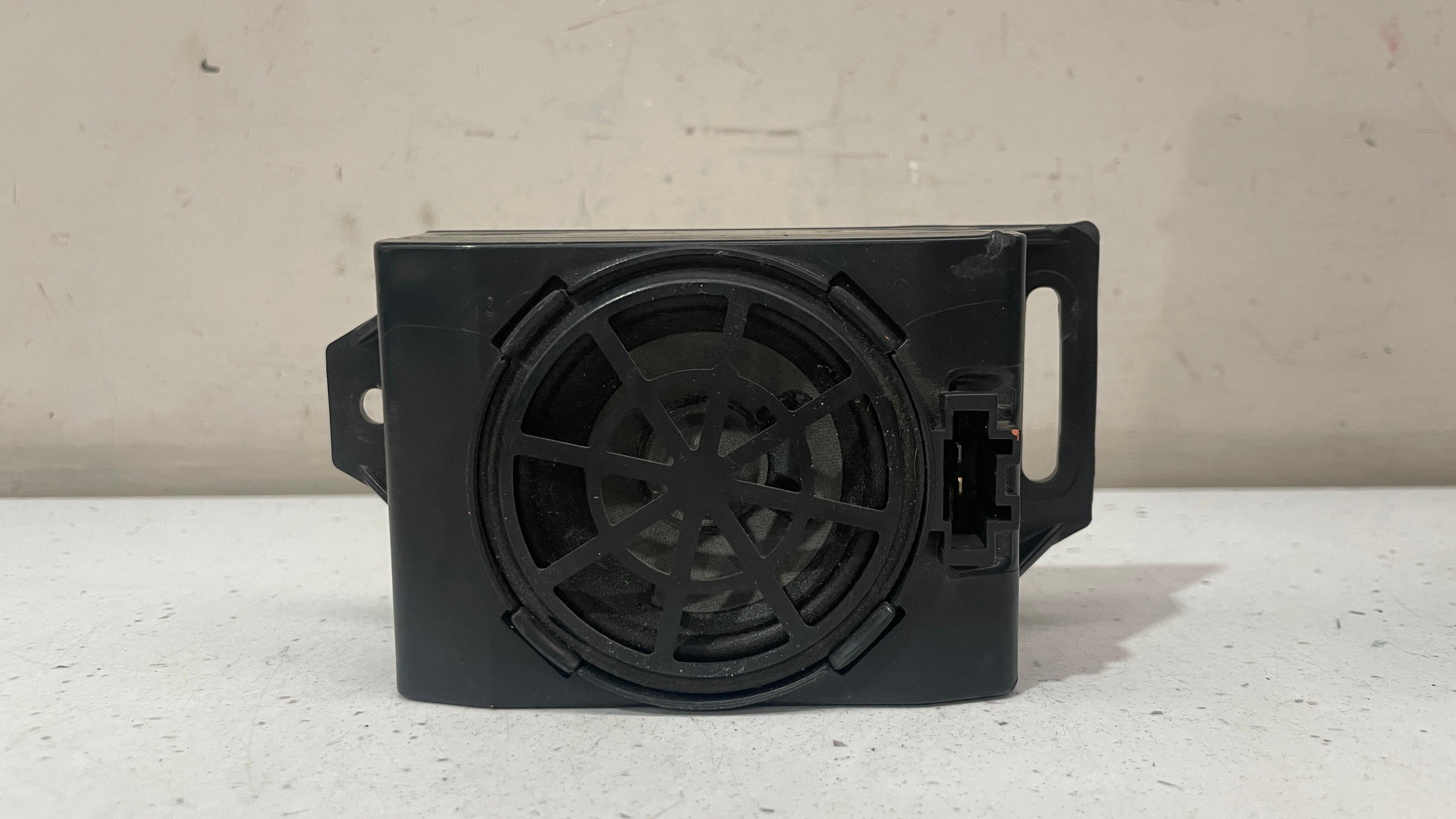 7PP035709A PORSCHE PANAMERA PARKING ASSIST LOUD SPEAKER