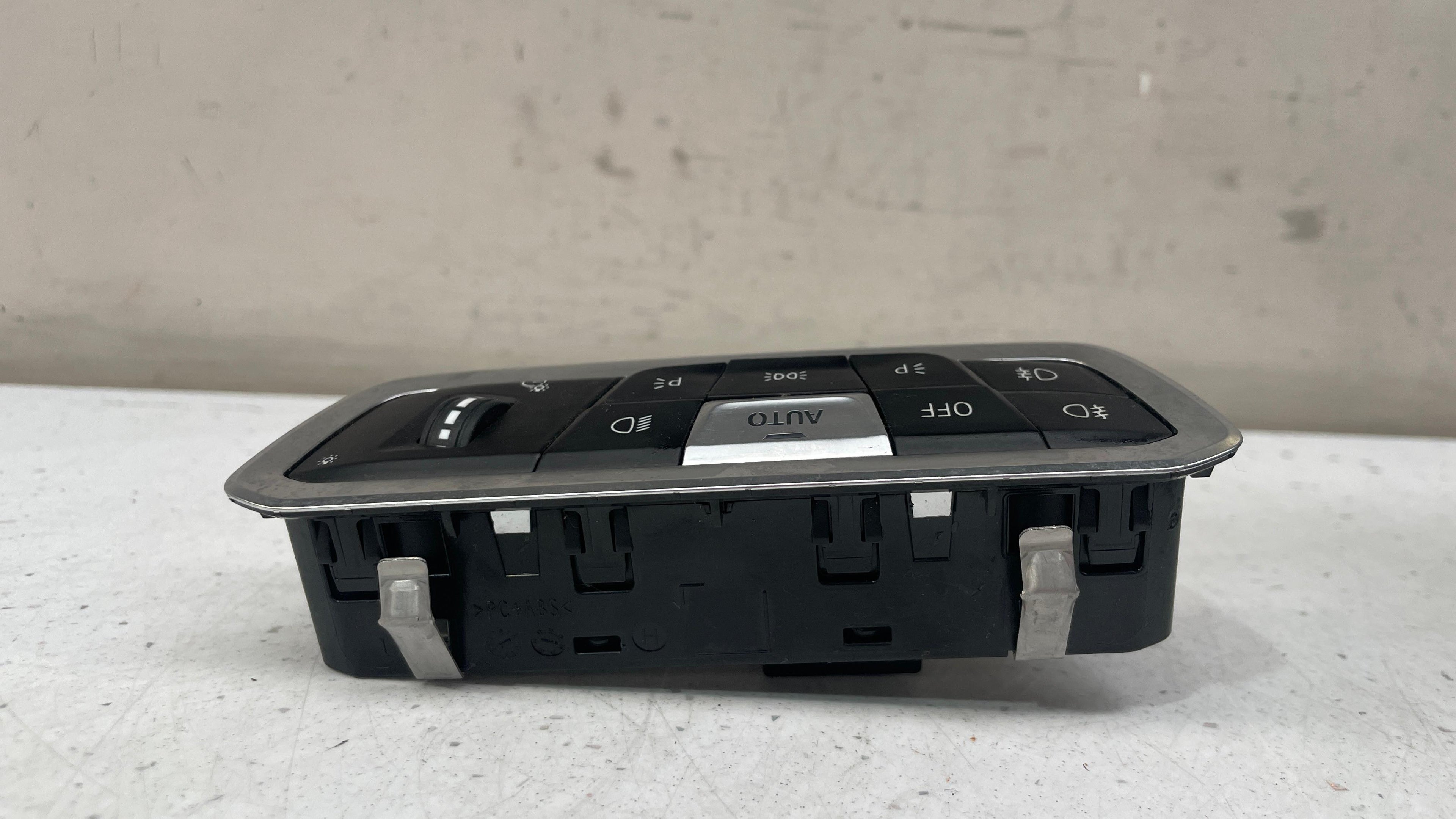 61315A16B04-01 BMW X5 HEADLIGHT SWITCH LIGHT CONTROL MODULE