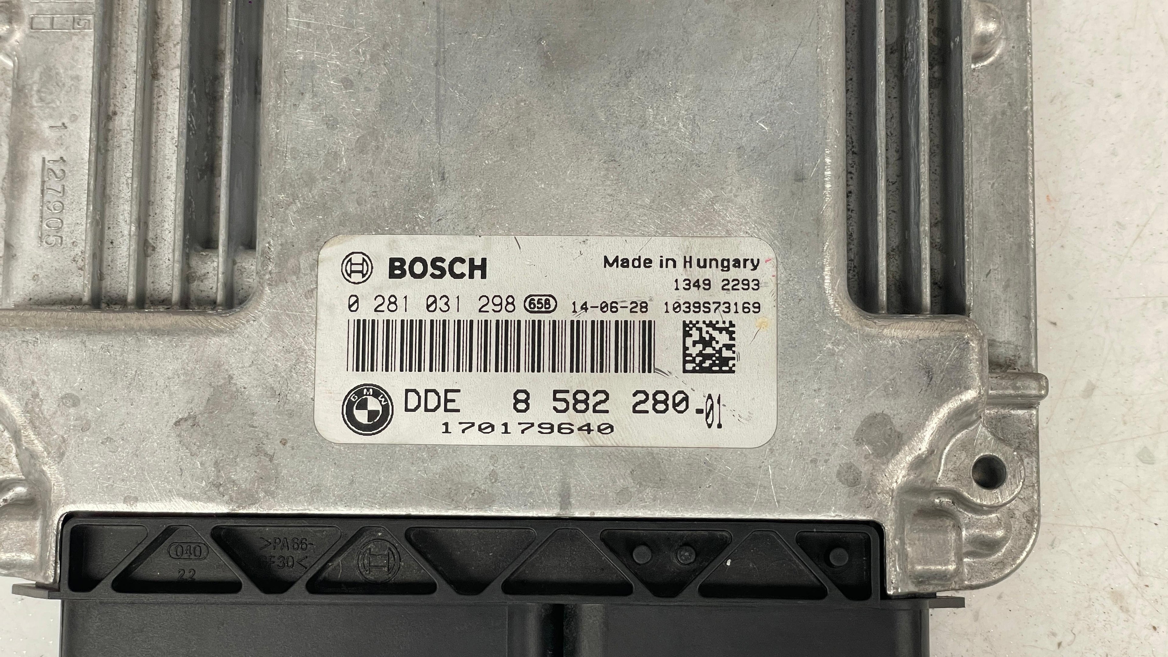 8582280-01 BMW F30 ENGINE CONTROL UNIT ECU