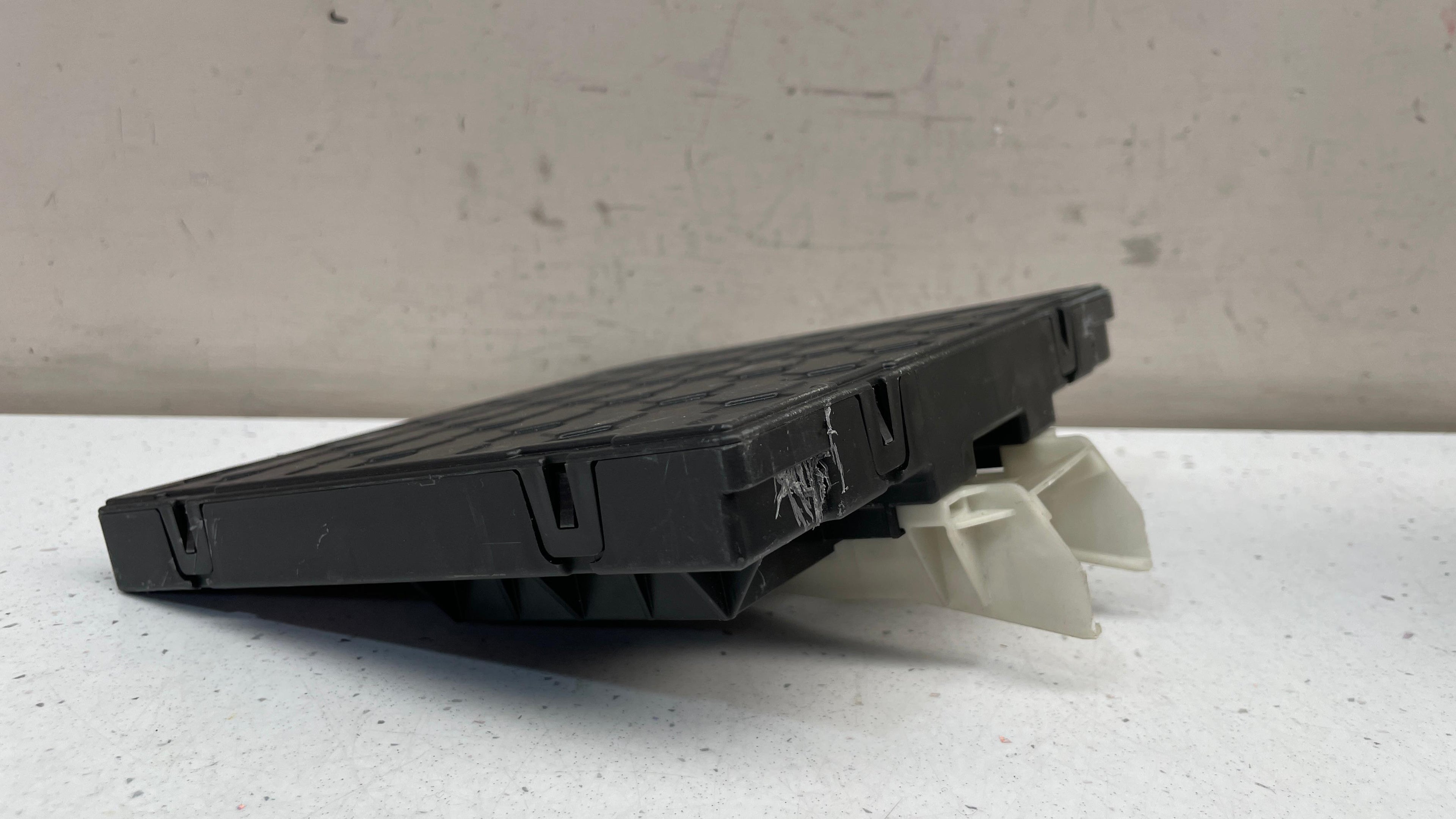 5Q0937087M VOLKSWAGEN GOLF BODY CONTROL MODULE UNIT