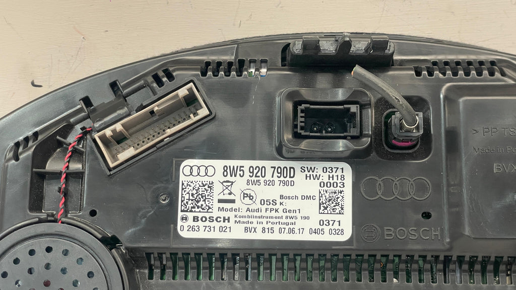 8W5920790D AUDI SQ5 INSTRUMENT SPEEDOMETER CLUSTER PANEL
