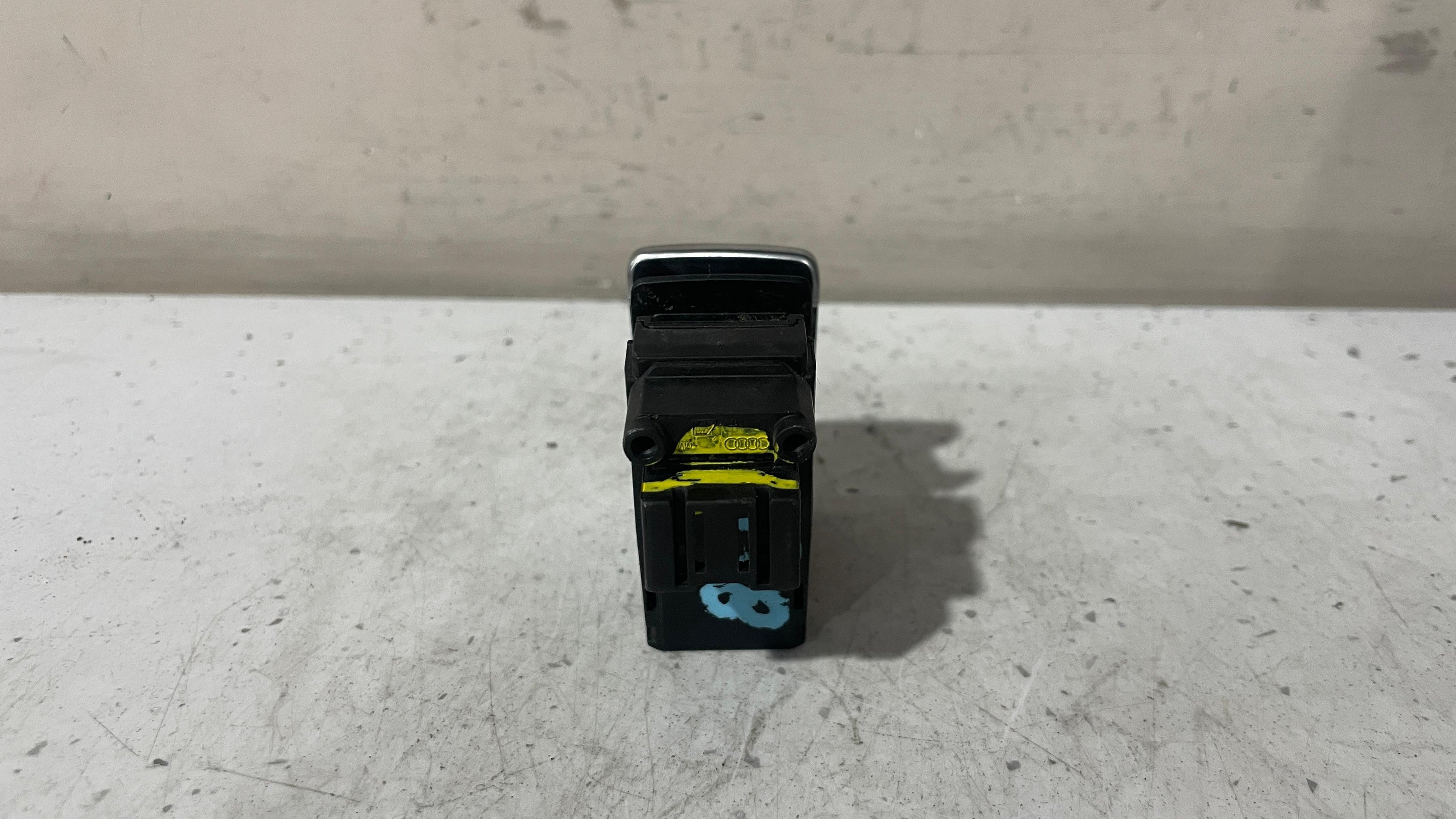 4H1927225A AUDI A8 PARKING BRAKE SWITCH BUTTON