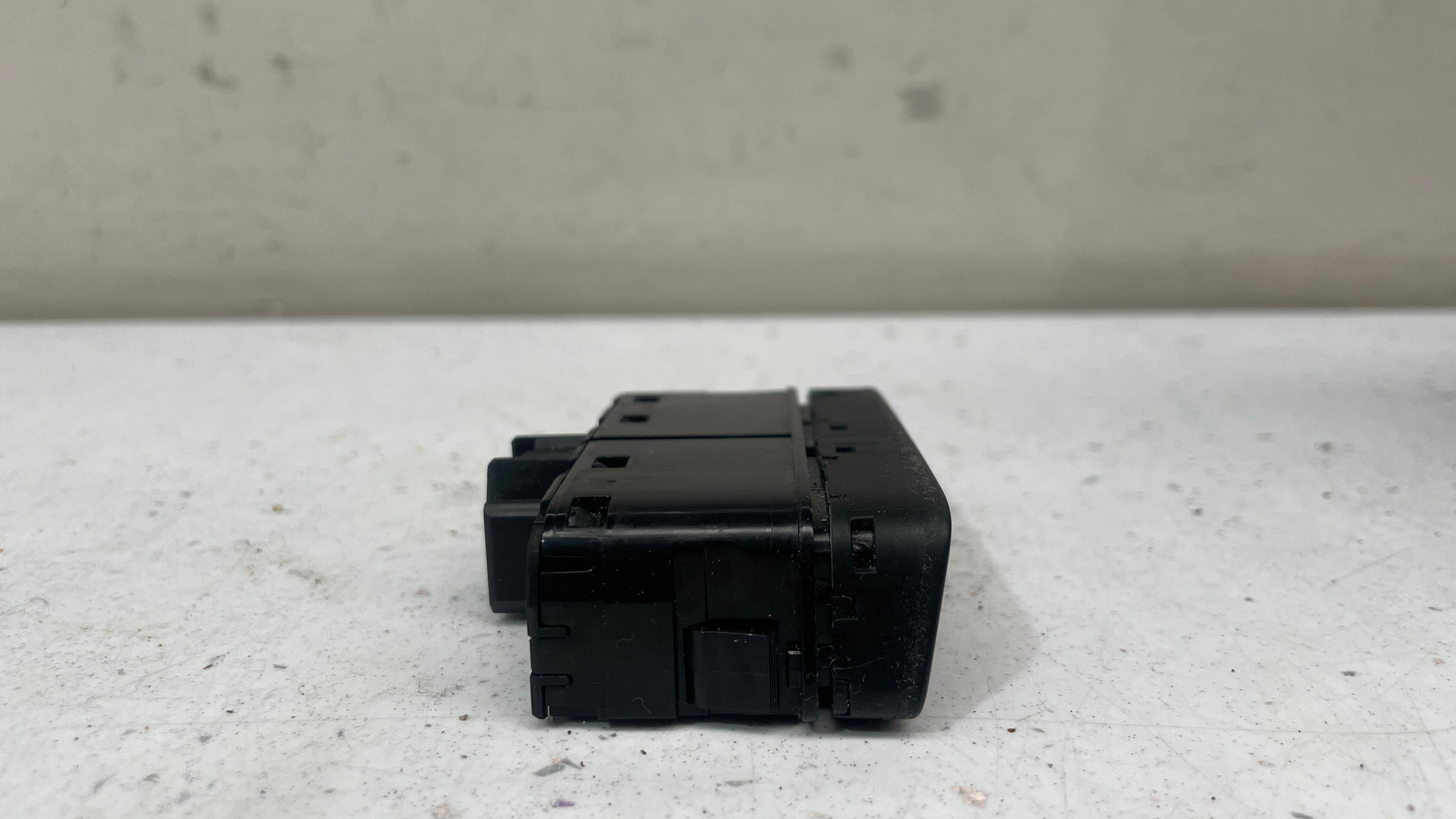 AM5T14B436DB FORD CENTER CONSOLE DASHBOARD SWITCH