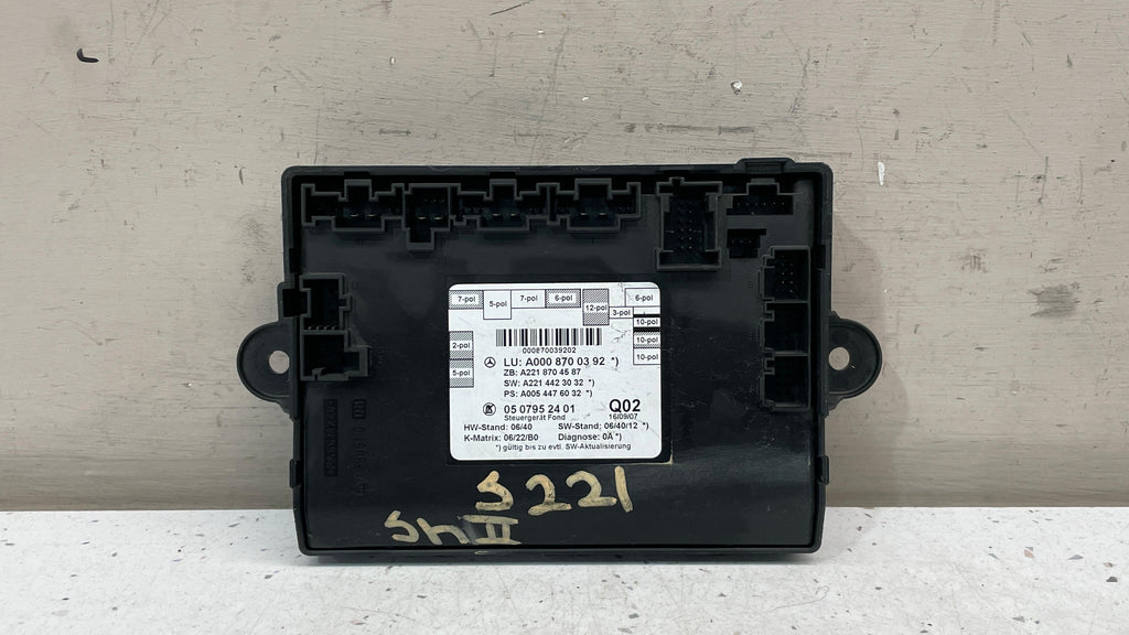 A0008700392 MERCEDES W221 REAR DOOR CONTROL MODULE UNIT