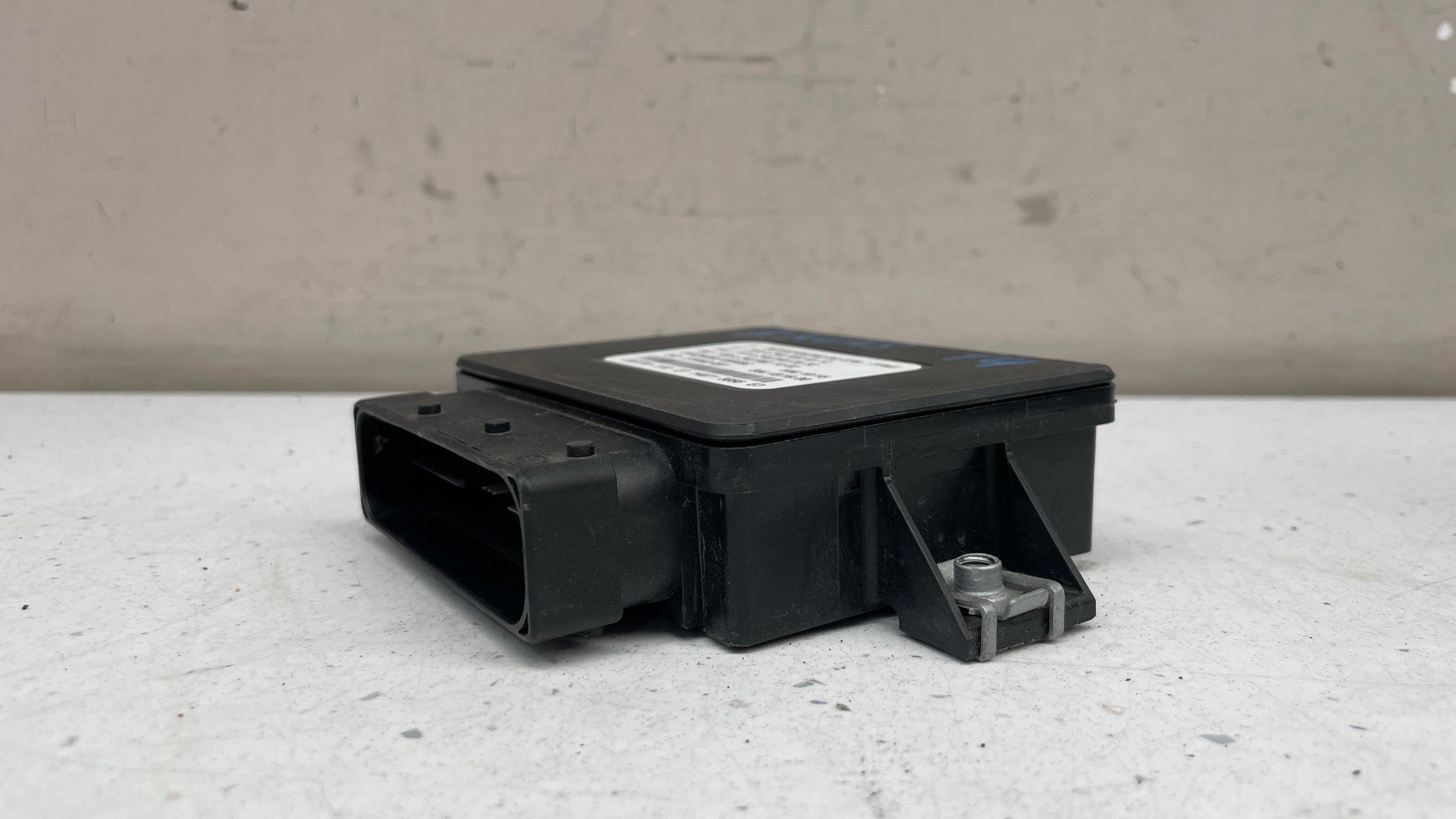 A2469004512 MERCEDES W246 ELECTRONIC PARK CONTROL MODULE