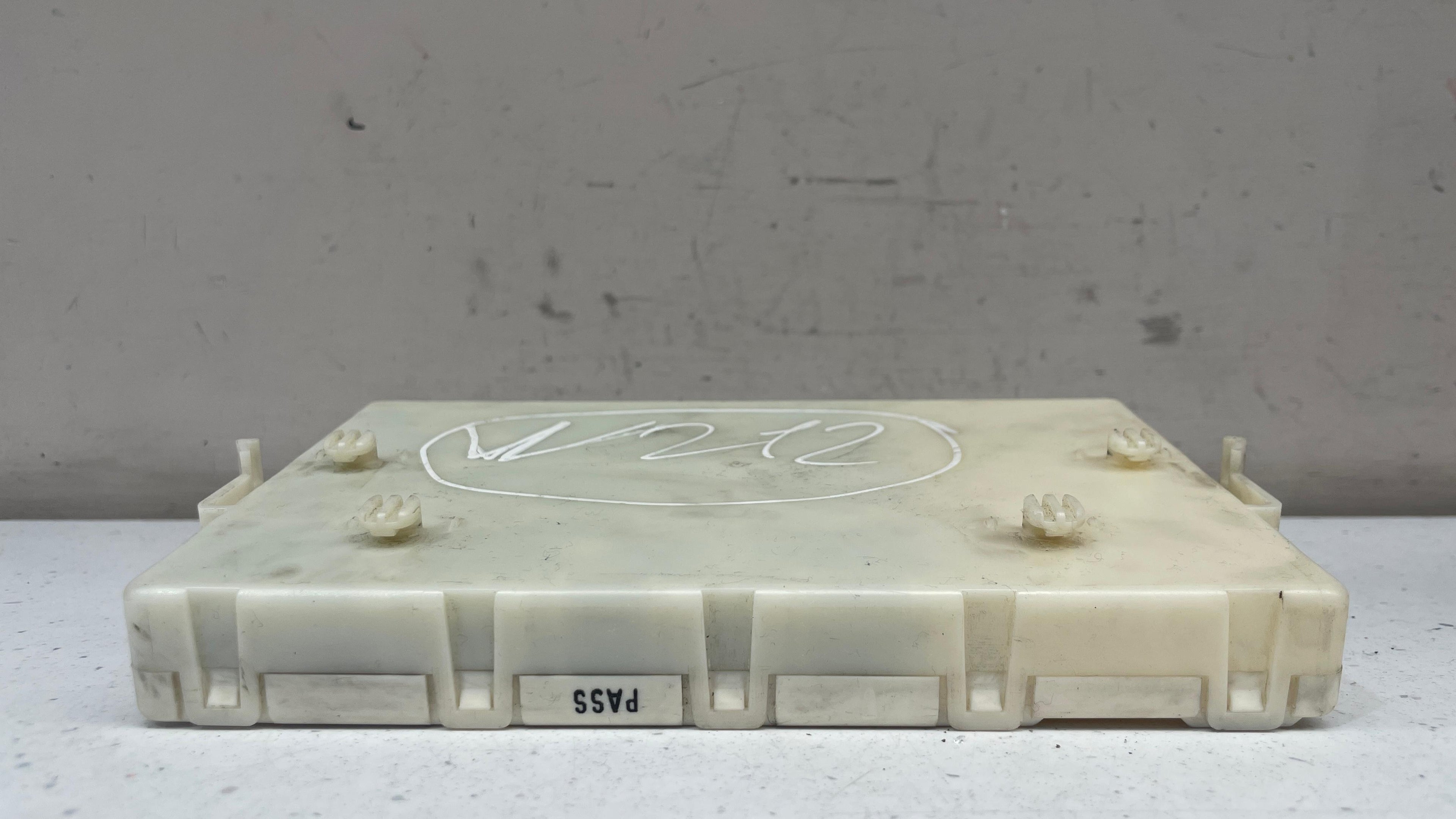 A2079000600 MERCEDES W212 REAR WINDOW CONTROL MODULE UNIT ECU