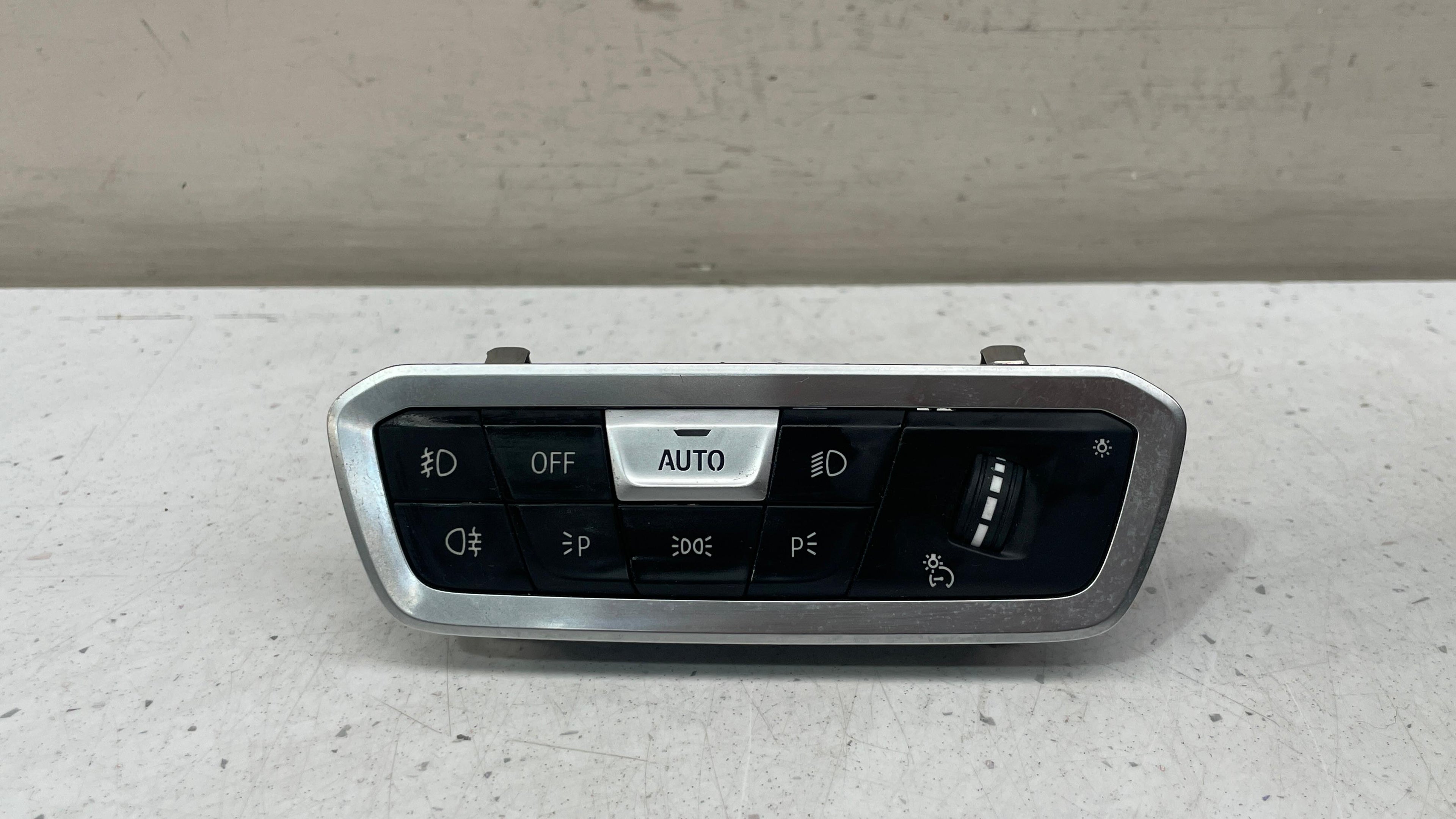 61315A16B04-01 BMW X5 HEADLIGHT SWITCH LIGHT CONTROL MODULE