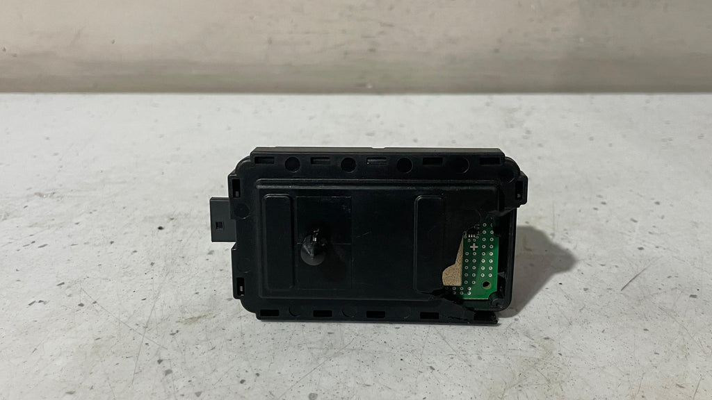 9397846-01 BMW SERIES 3 RADIO CONTROL MODULE