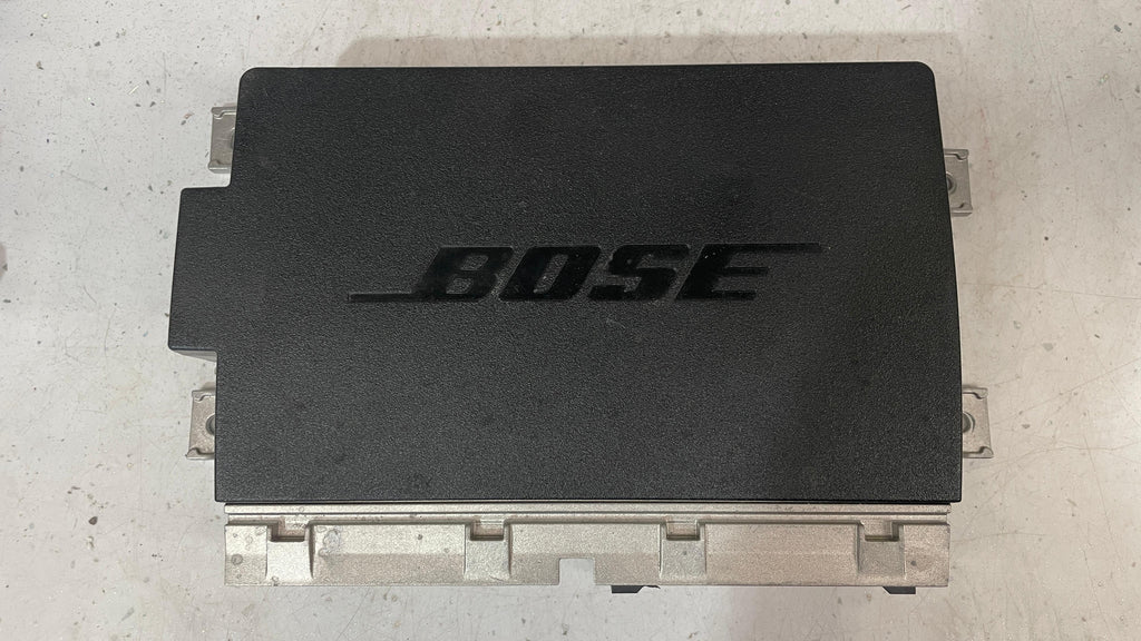 971035223M PORSCHE CAYENNE AMPLIFIER SOUND SYSTEM