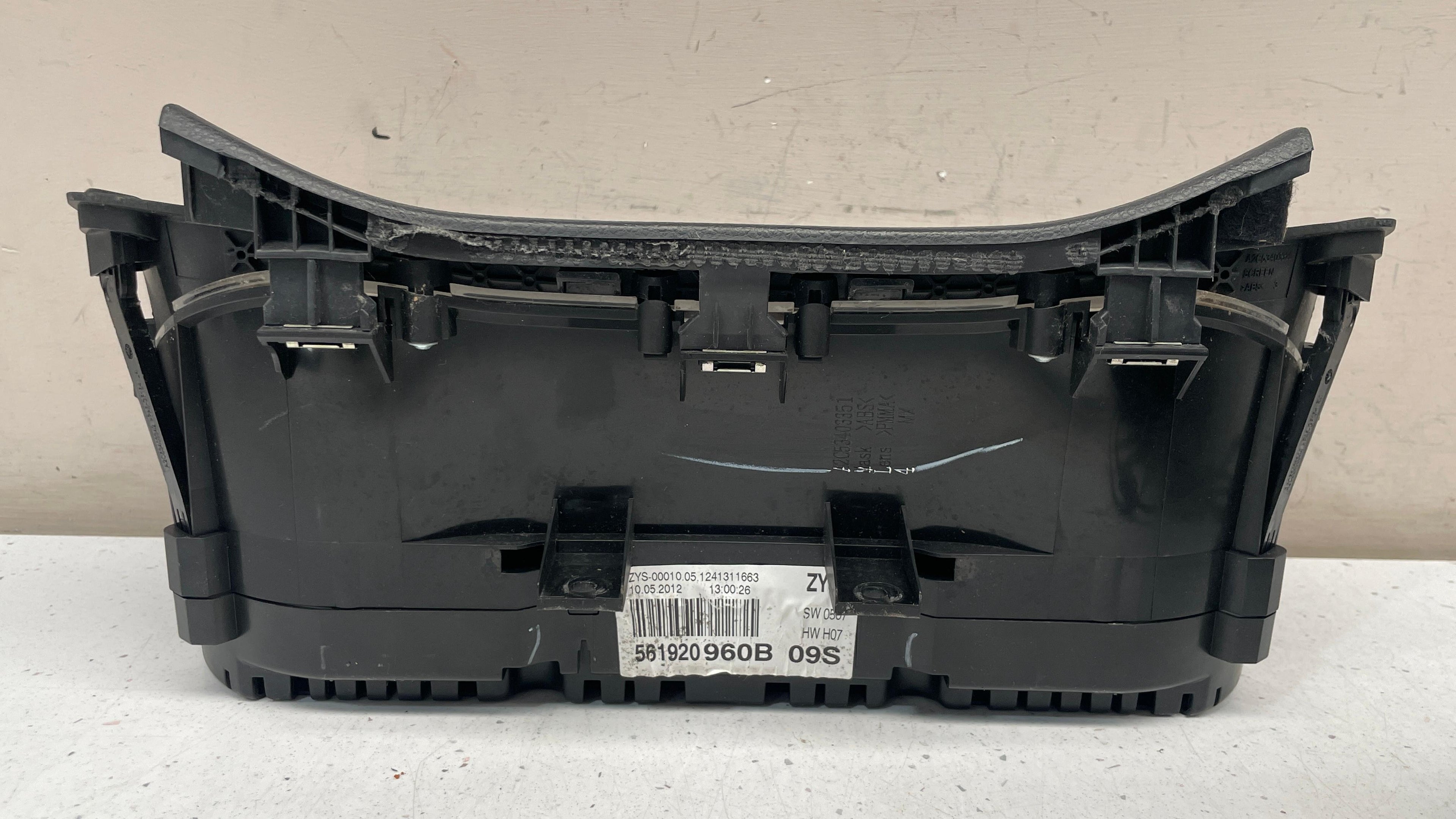 561920960B VOLKSWAGEN JETTA INSTRUMENT CLUSTER PANEL SWITCH