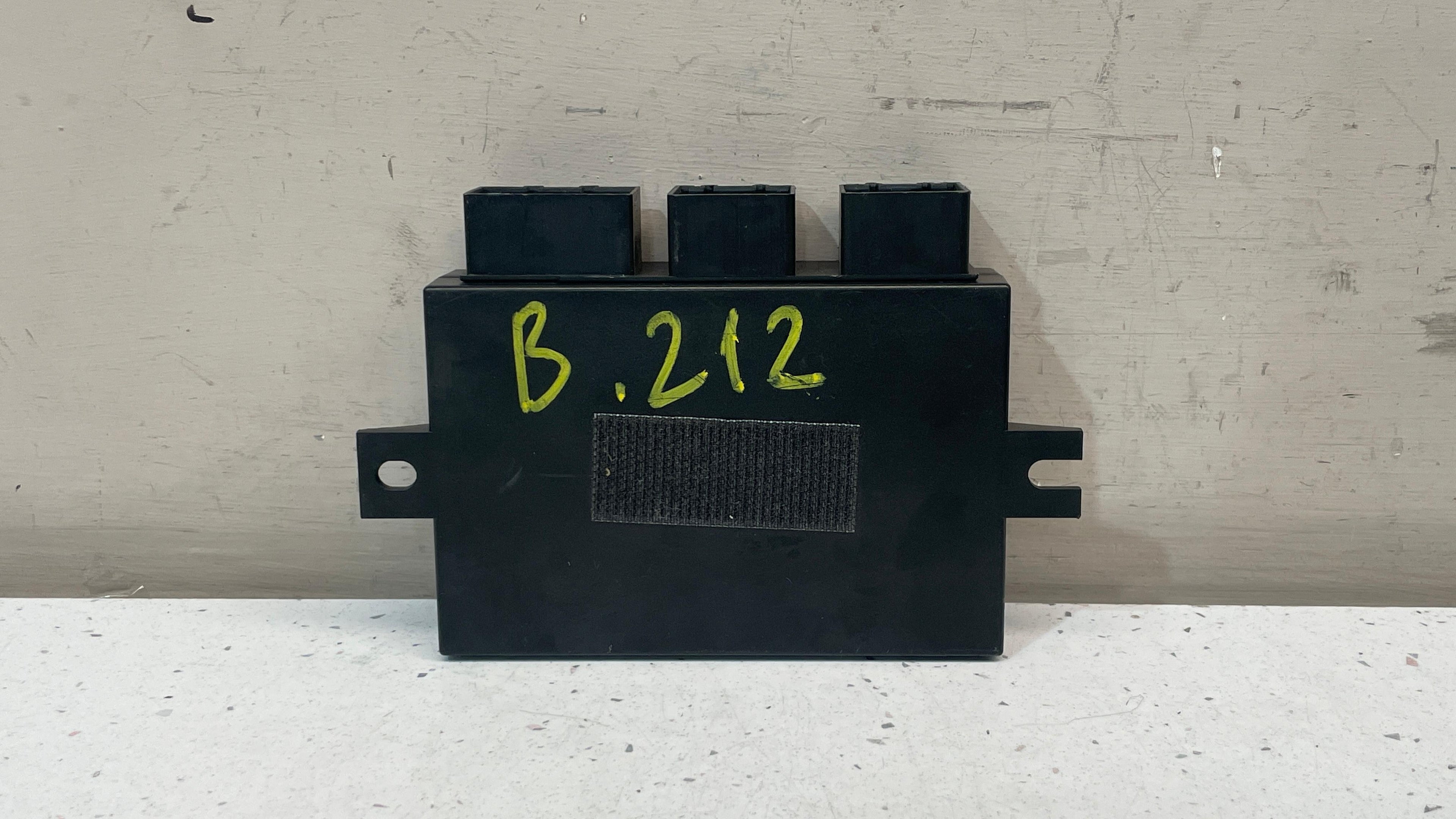 5DS009781-01 MERCEDES W212 TOWBAR CONTROL UNIT