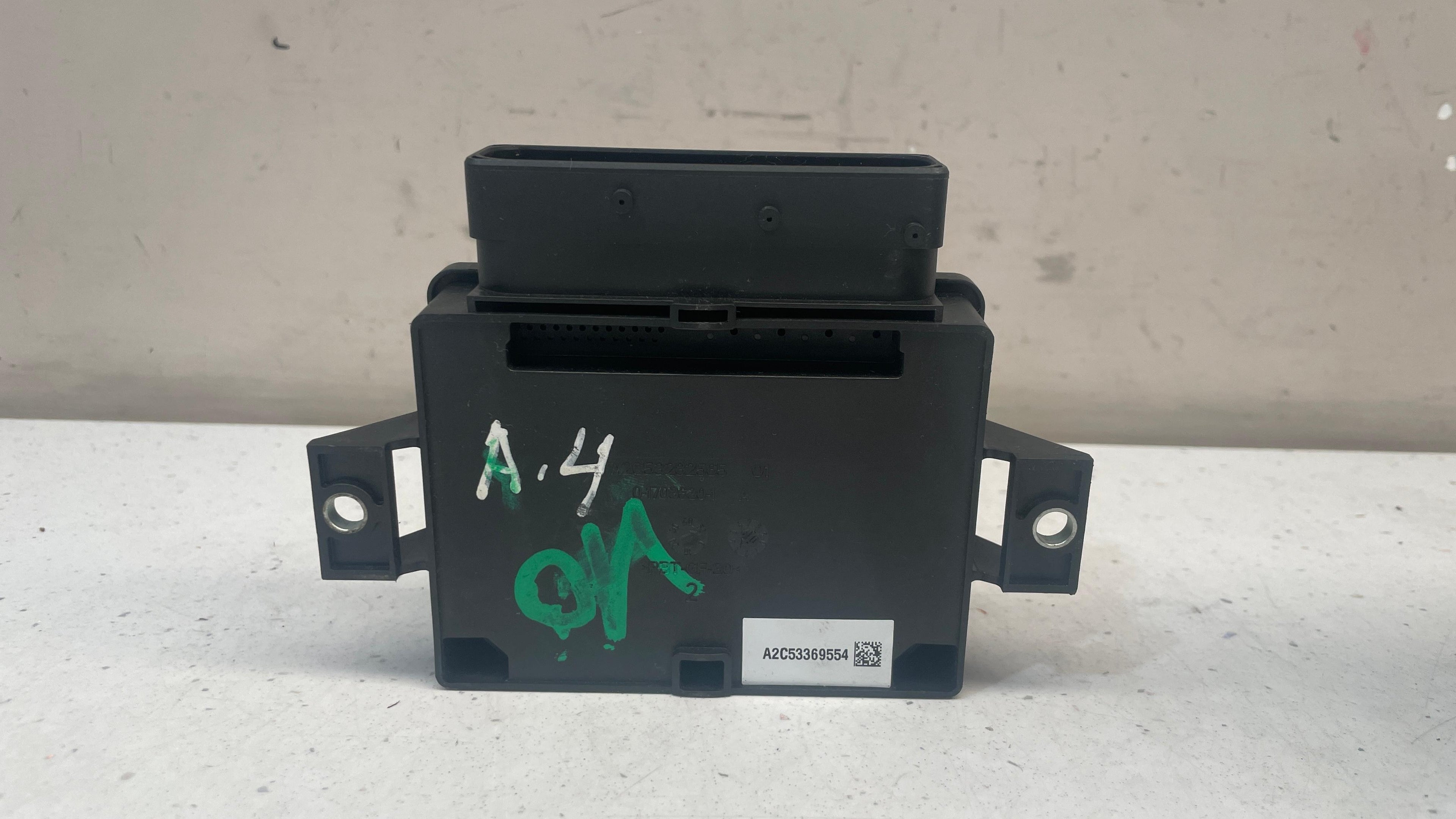 8K0907801H  AUDI A4 ELECTRONIC PARKING CONTROL MODULE