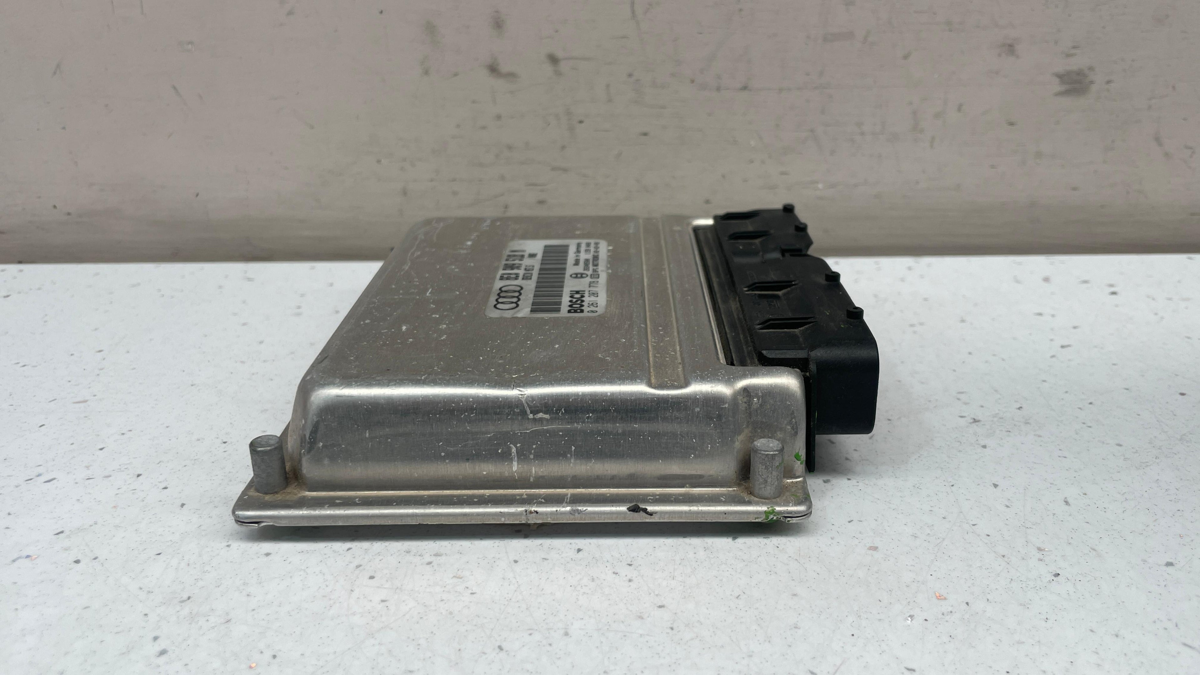 8E0909518M AUDI A4 ENGINE CONTROL UNIT ECU