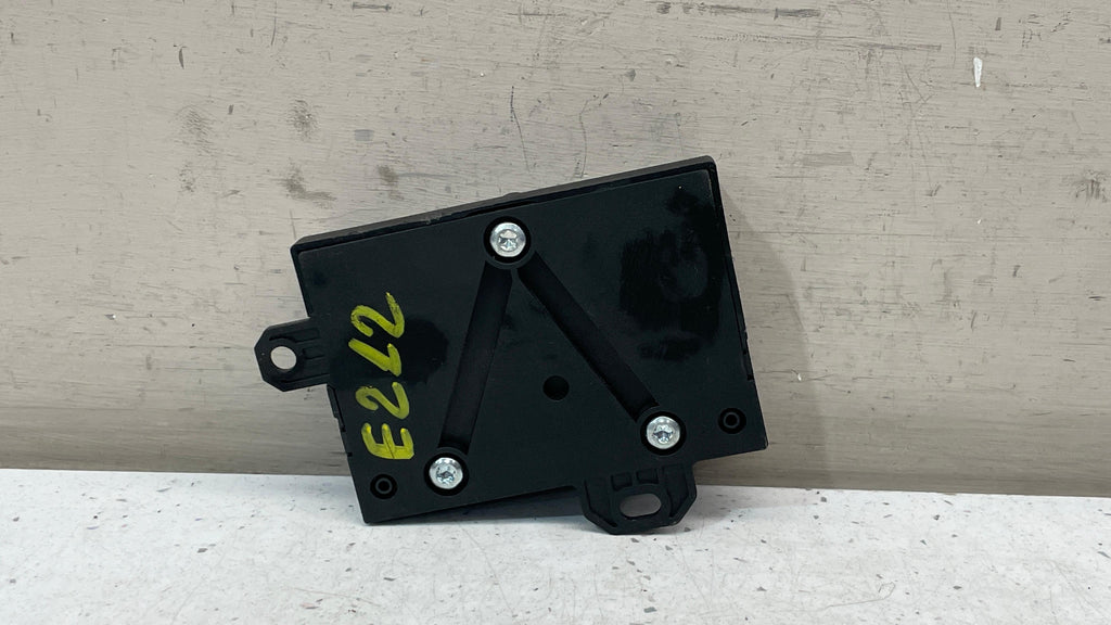 A2129001900 MERCEDES W212 FUEL POMP CONTROL MODULE