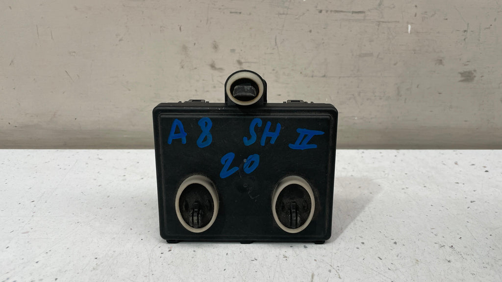 4M1959795C PORSCHE PANAMERA REAR DOOR CONTROL