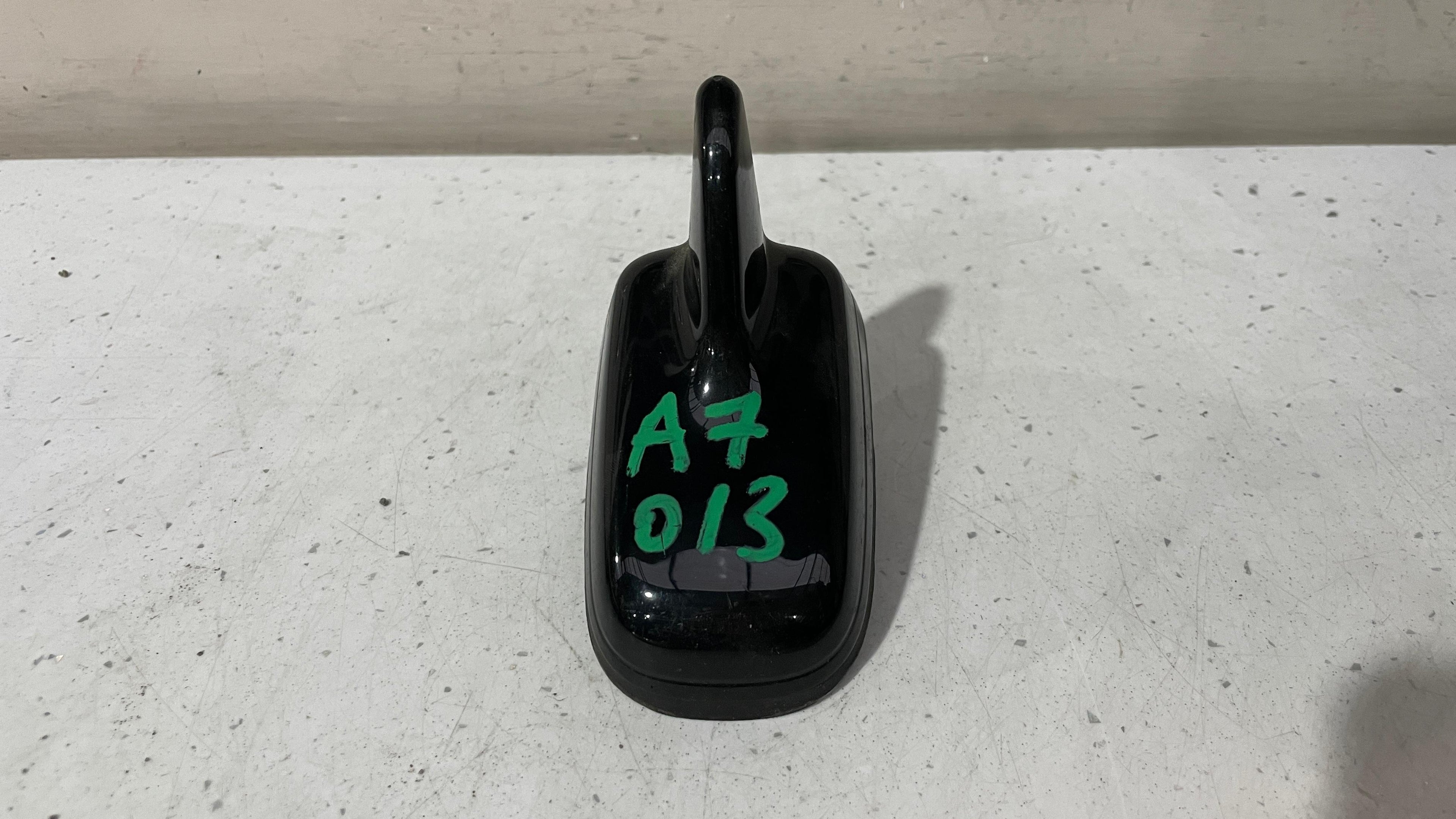4G0035503J AUDI A4 ROOF SHARK FIN MOUNT ANTENNA