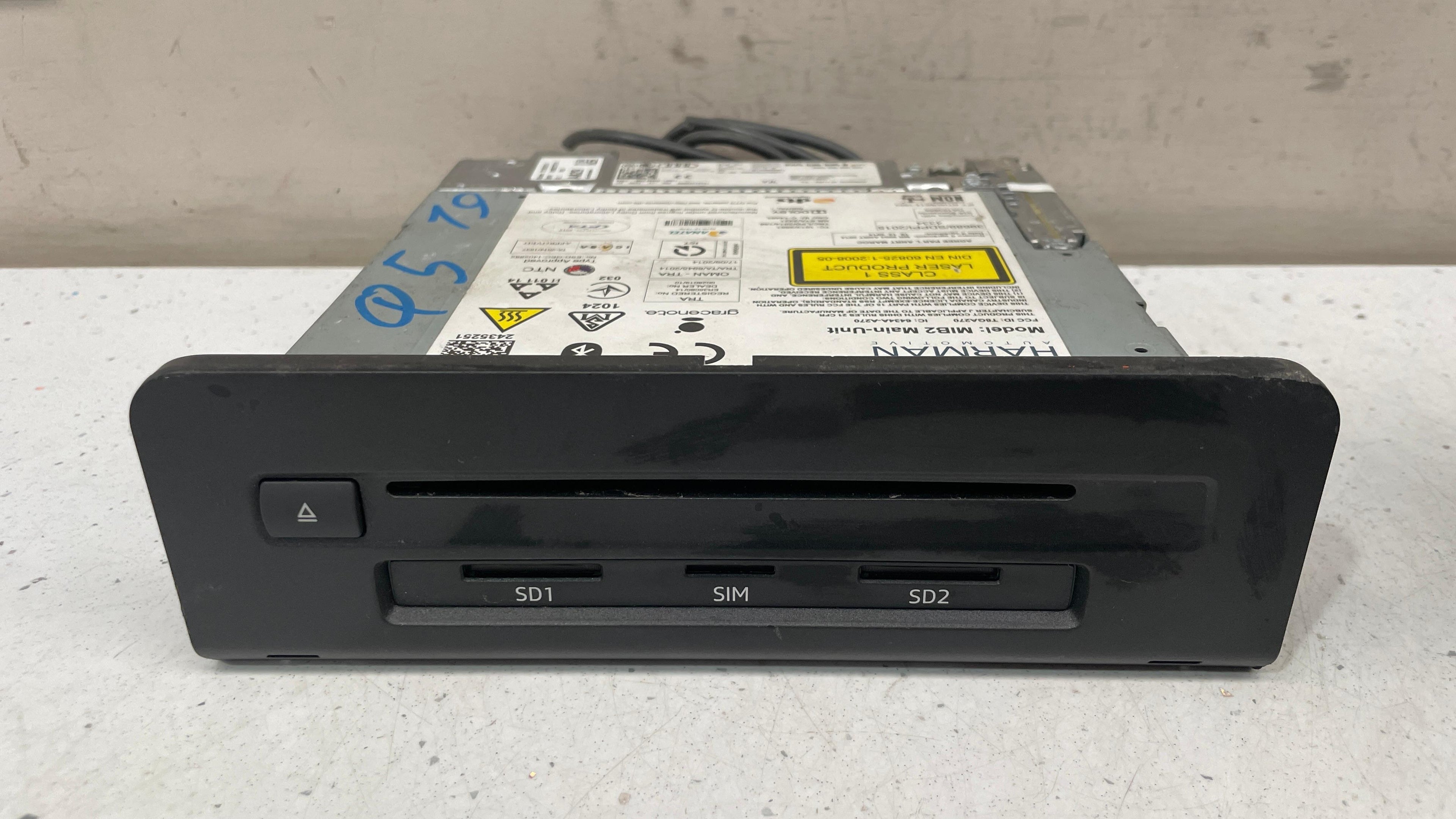 8W5035035B AUDI Q5 RADIO MULTI MEDIA HEAD UNIT