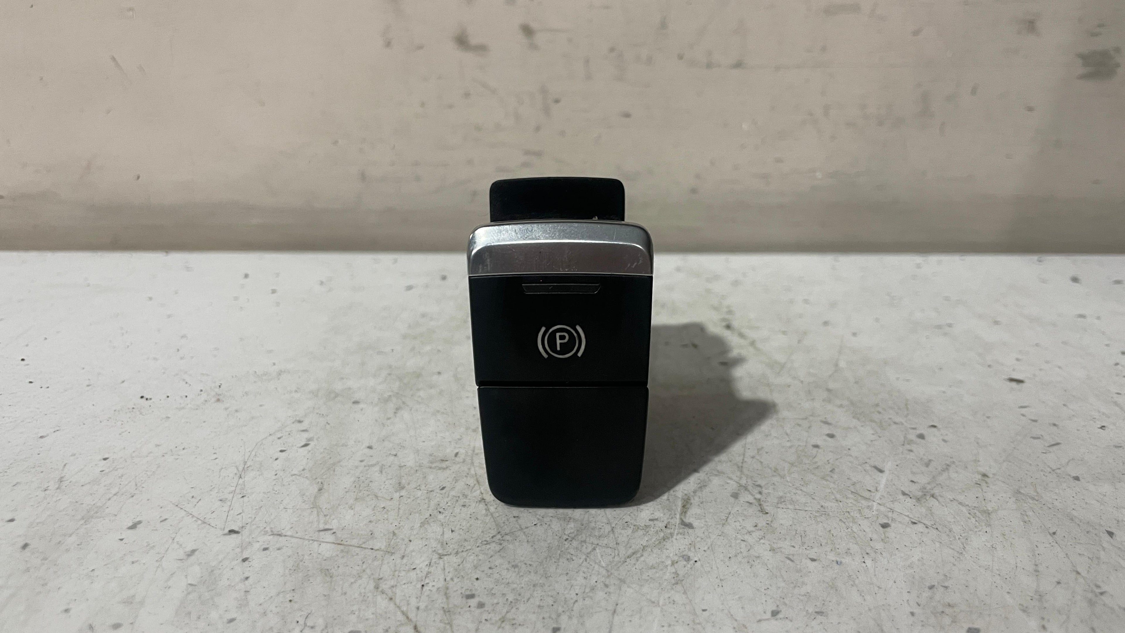 4H1927225A AUDI A8 PARKING BRAKE SWITCH BUTTON