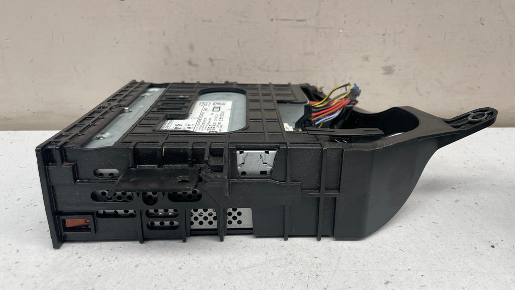 8Y0035042D AUDI A3 MULTIFUNCTION HEAD UNIT