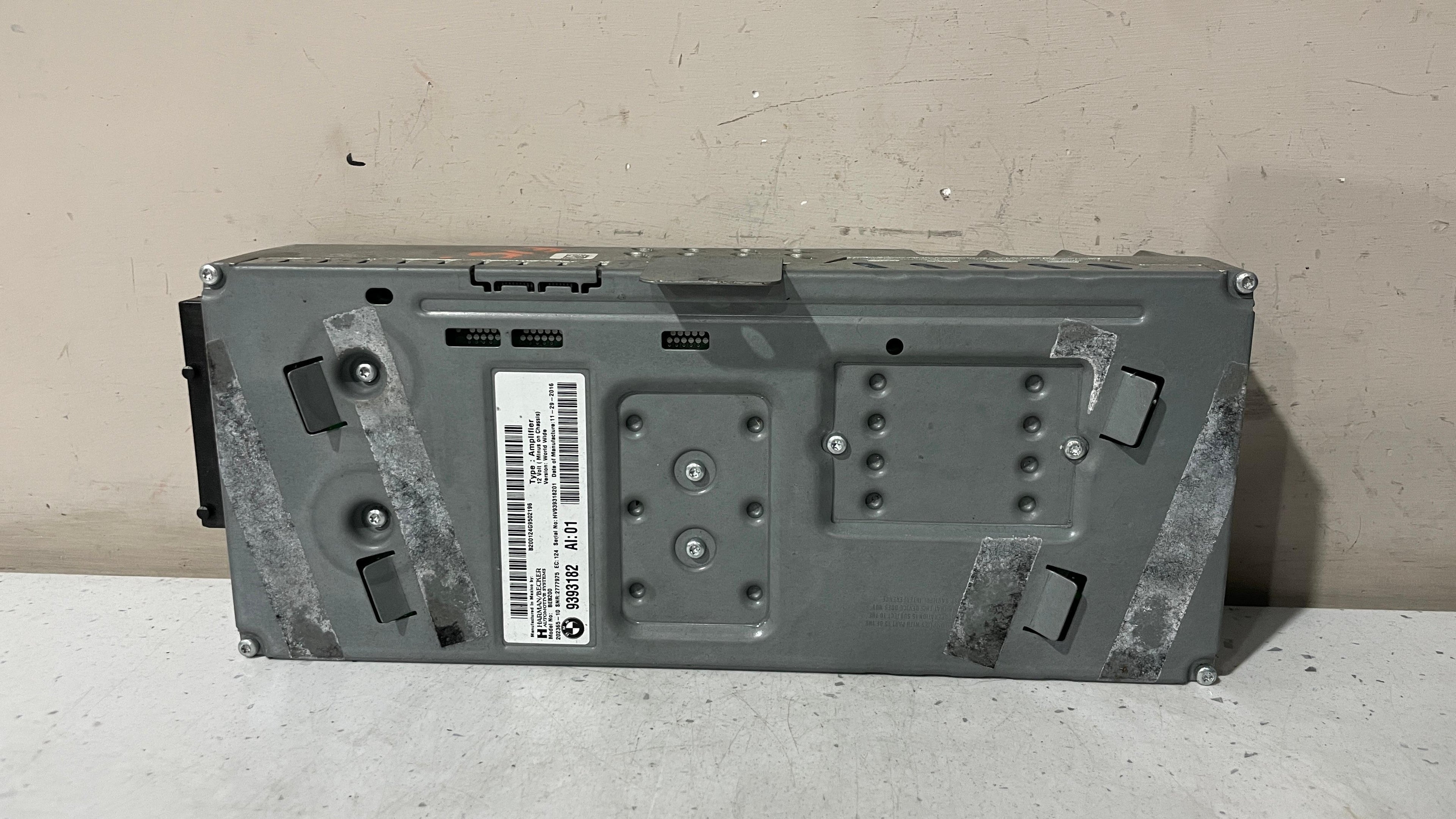 9393182  BMW HARMAN / BECKER AMPLIFIER