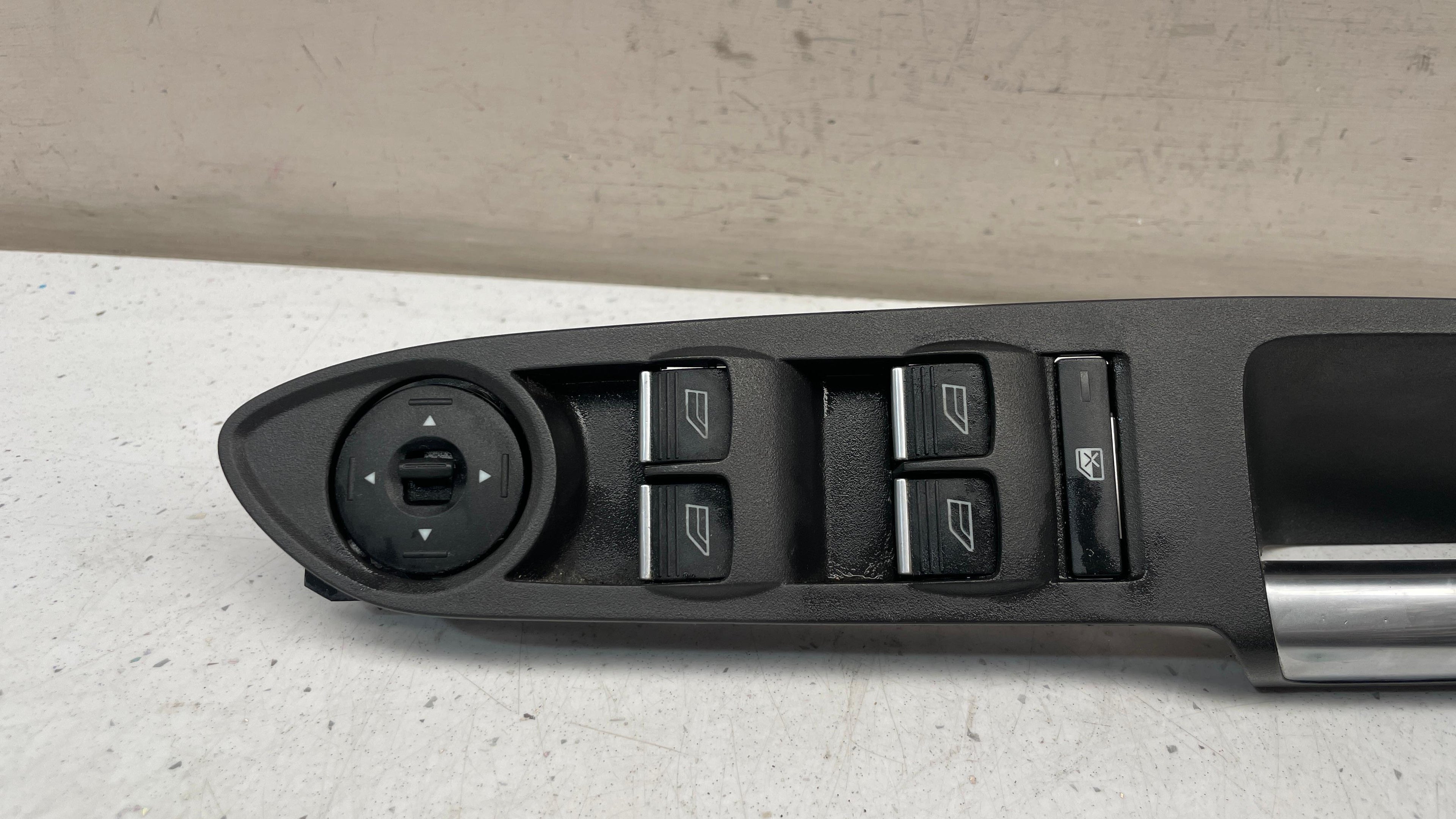 F1ET14A132AB FORD FOCUS WINDOW SWITCH LEFT CONTROL