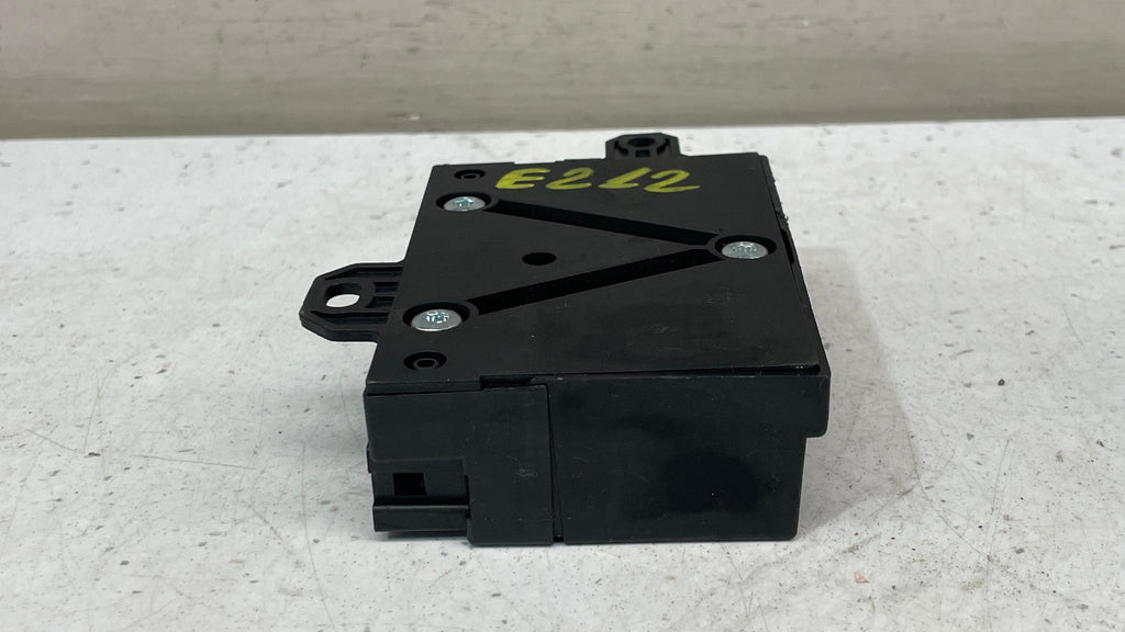 A2129001900 MERCEDES W212 FUEL POMP CONTROL MODULE