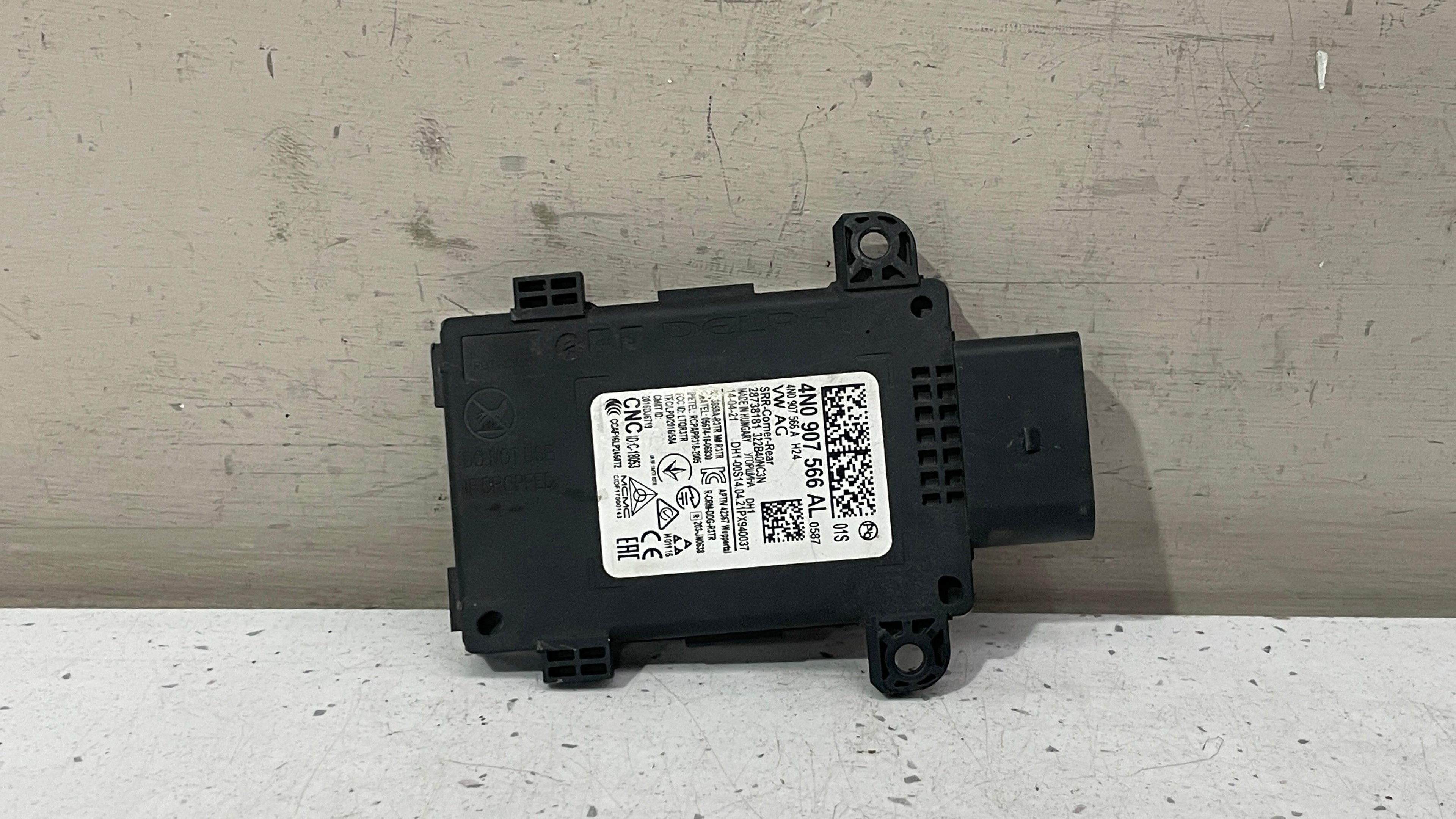 4N0907566AL PORSCHE CAYENNE REAR BLIND SPOT RADAR SENSOR