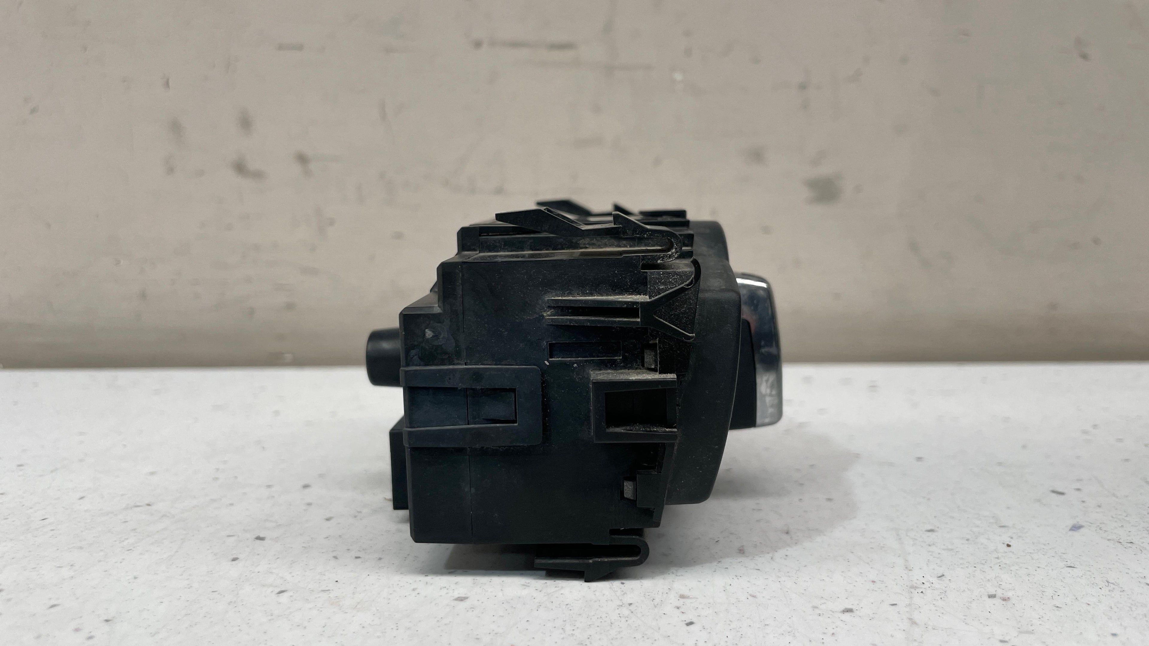 916941001  BMW E93 HEADLIGHT CONTROL SWITCH