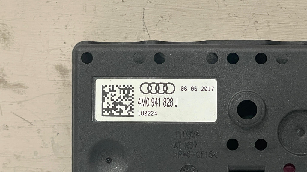 4M0941828J AUDI Q7 REAR FUSE BOX RELAY POWER