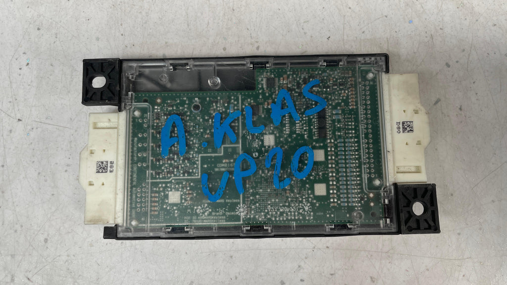A1679007112  MERCEDES A CLASS KEYLESS CONTROL MODULE