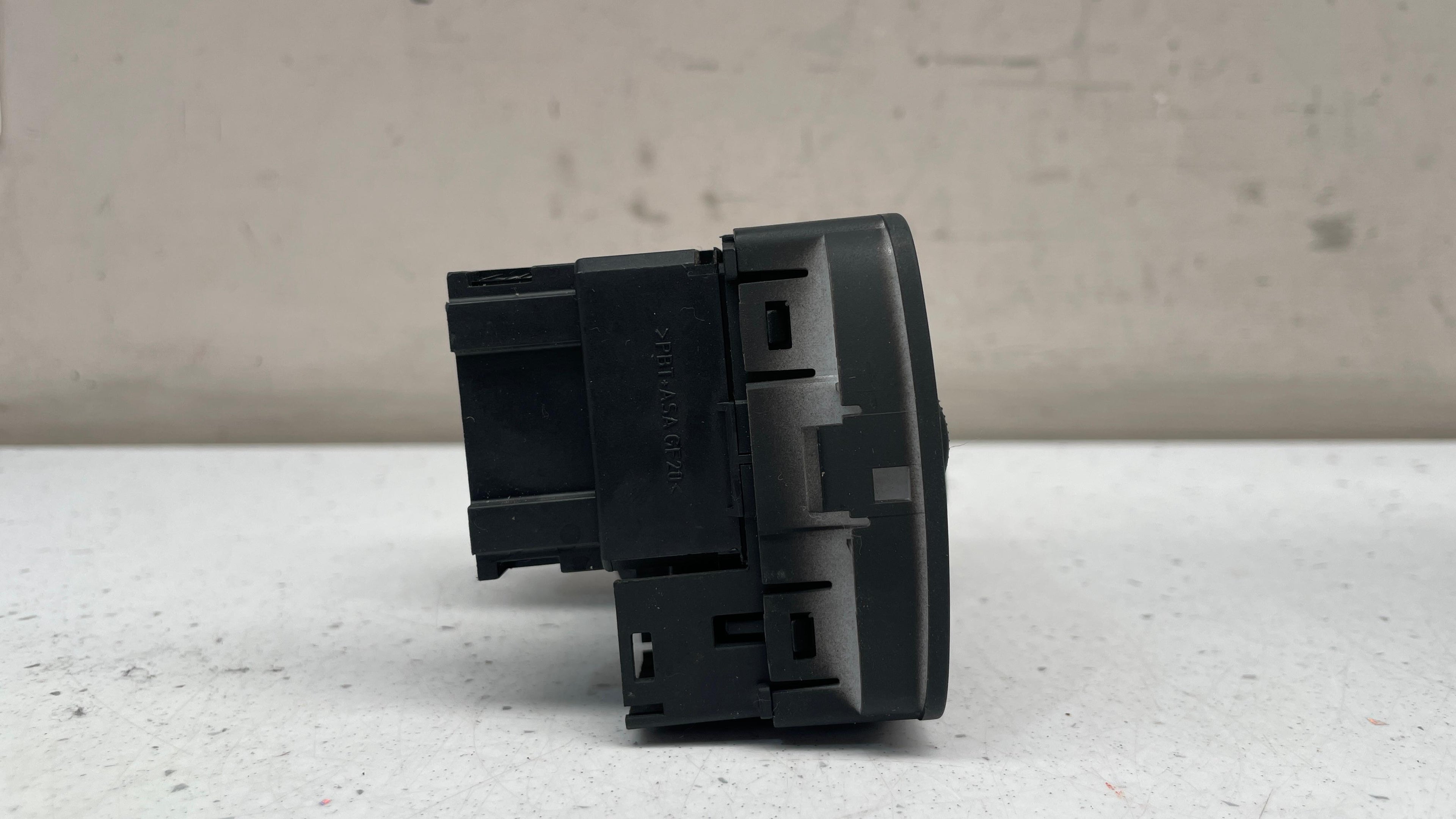 8X2941531AN AUDI Q3 HEADLIGHT CONTROL SWITCH