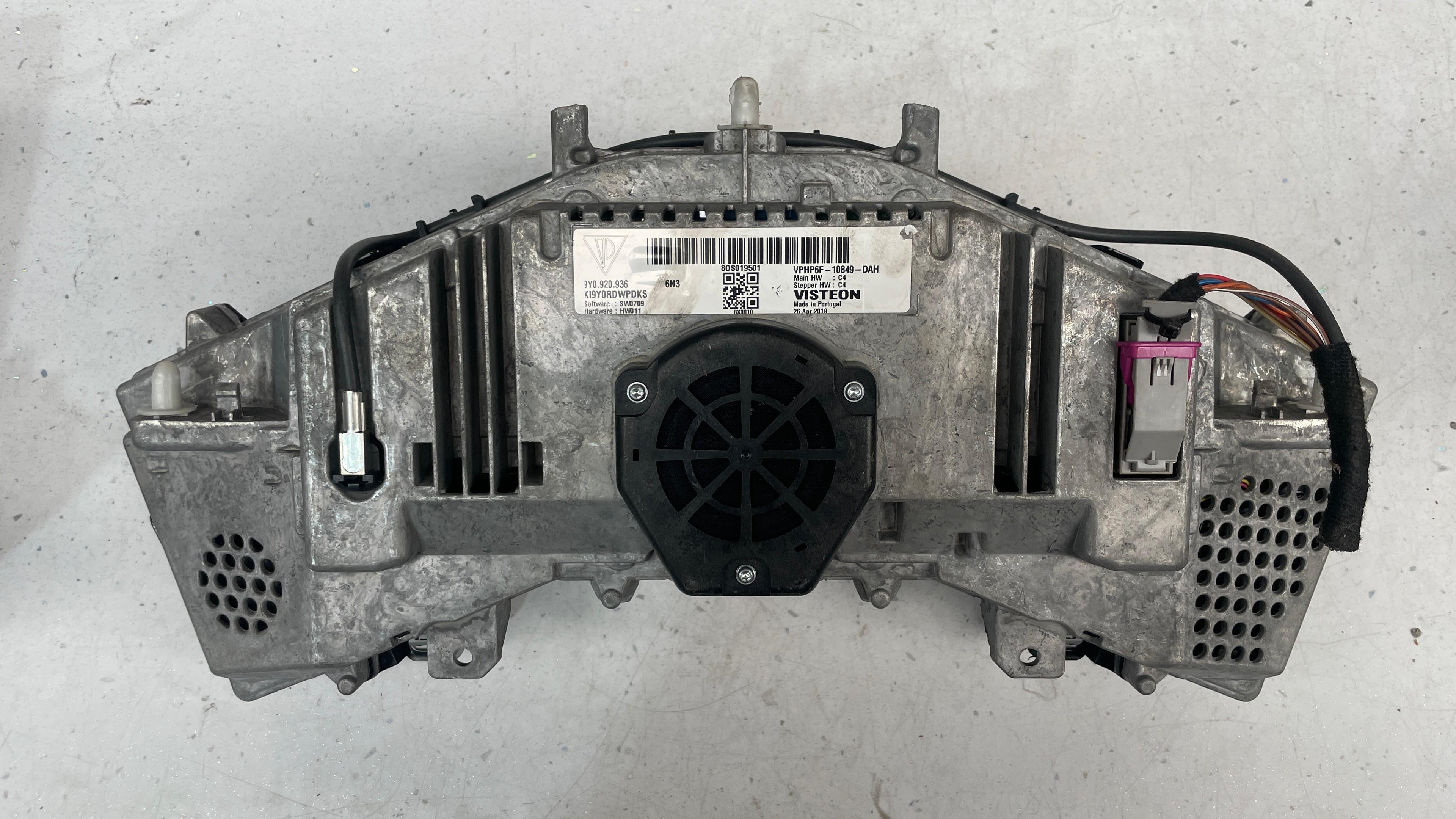 9Y0920936 PORSCHE CAYENNE SPEEDOMETER INSTRUMENT CLUSTER PANEL