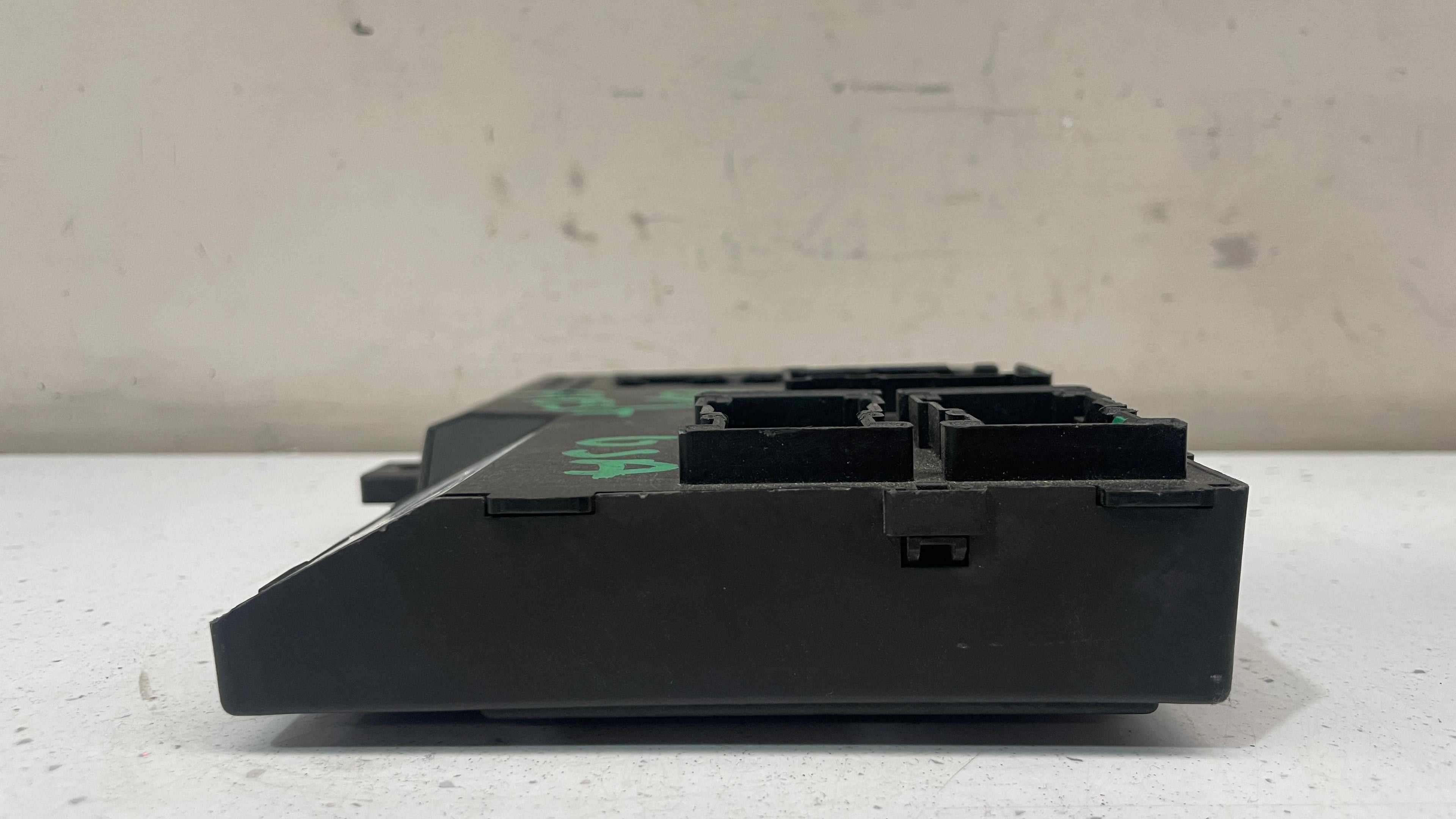 AV1T-15K600-LK FORD FIESTA MULTIFUNCTION CONTROL MODULE UNIT