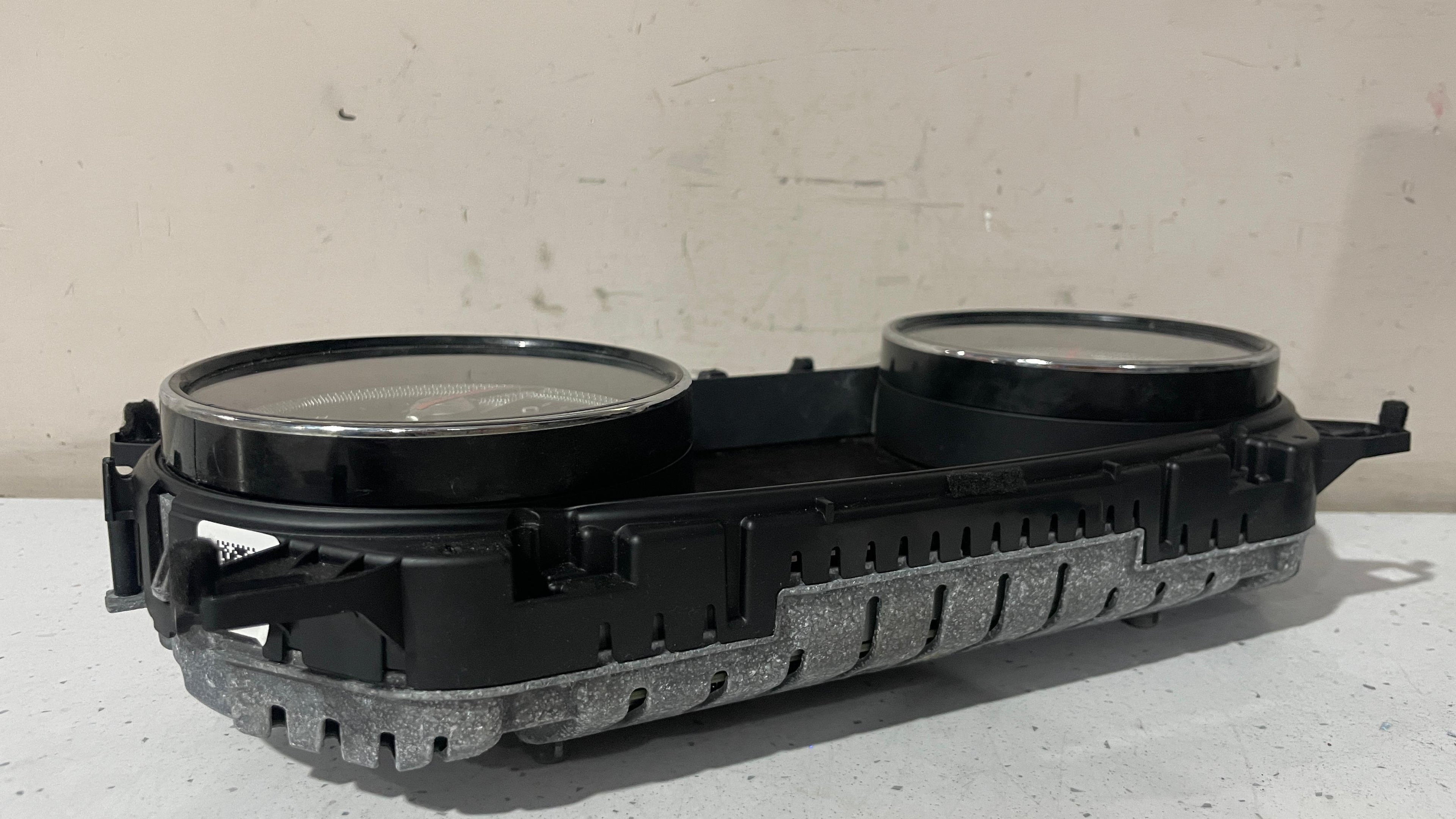 A2139009109 MERCEDES W213 INSTRUMENT CLUSTER PANEL