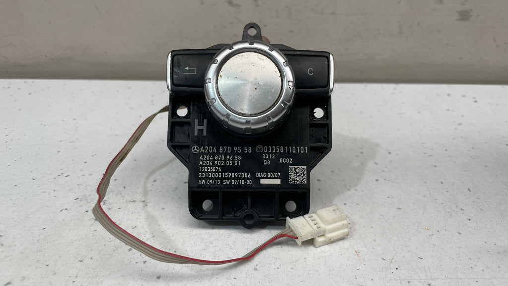 A2048709558  MERCEDES W204 MULTIMEDIA CONTROLLER SWITCH