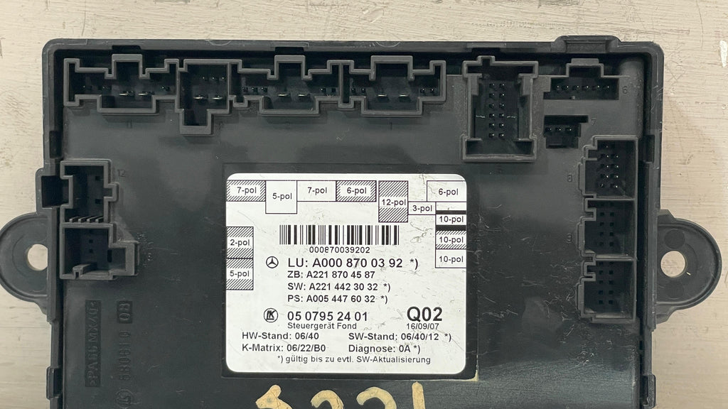A0008700392 MERCEDES W221 REAR DOOR CONTROL MODULE UNIT