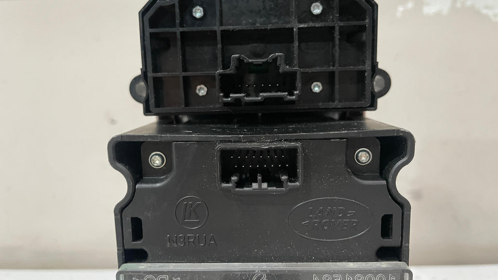 GPLA-14B596-LA LAND ROVER DISCOVERY CONSOLE TERRAIN