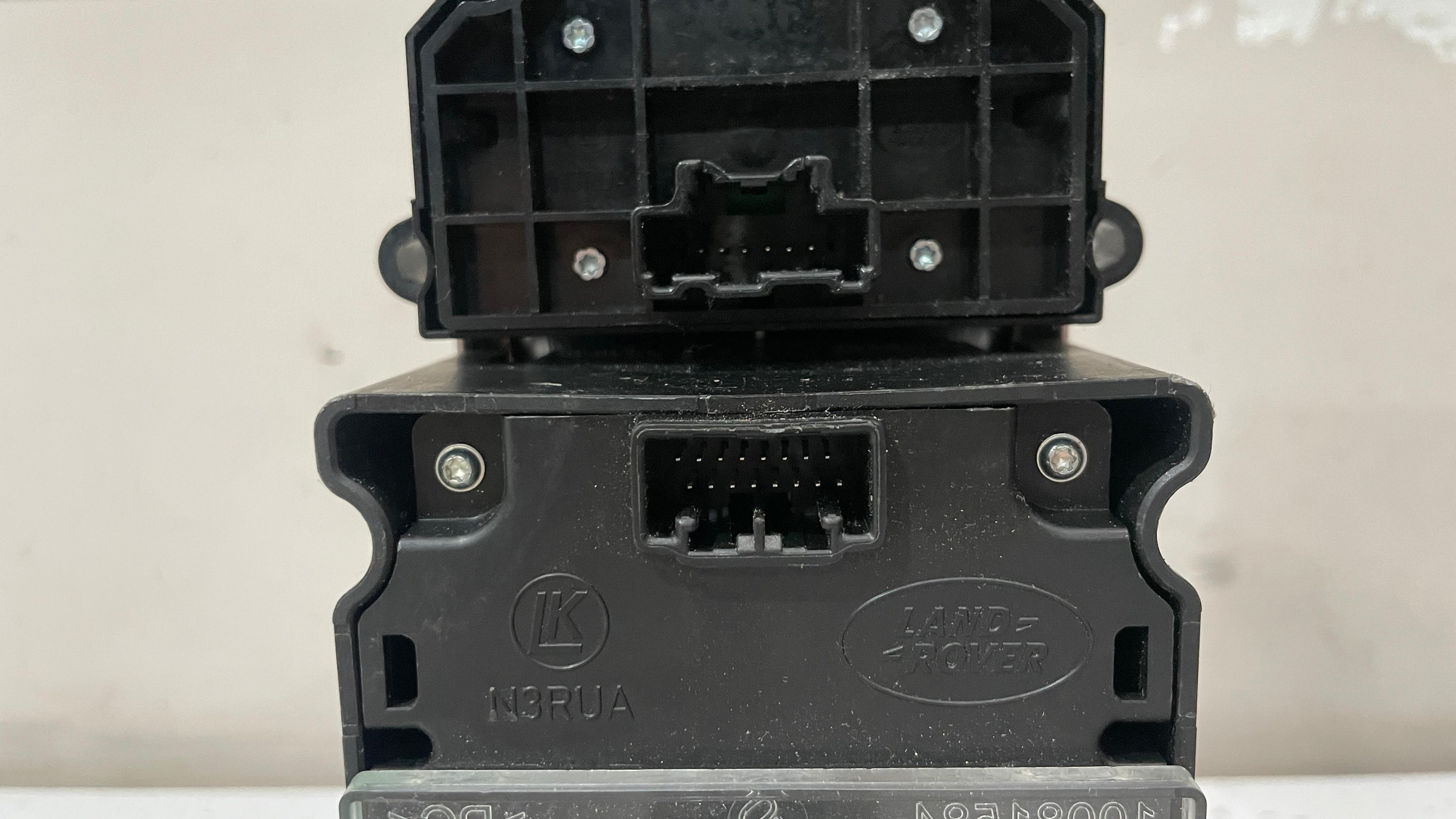 GPLA-14B596-LA LAND ROVER DISCOVERY CONSOLE TERRAIN