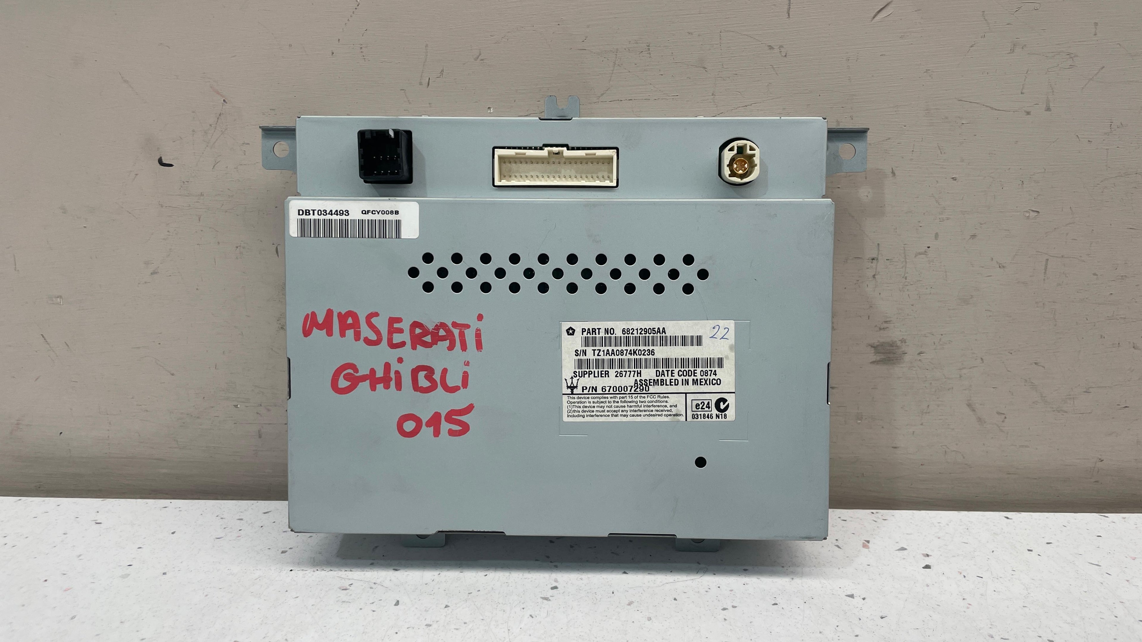 68212905AA MASERATI GHIBLI NAGIGATION DISPLAY SCREEN