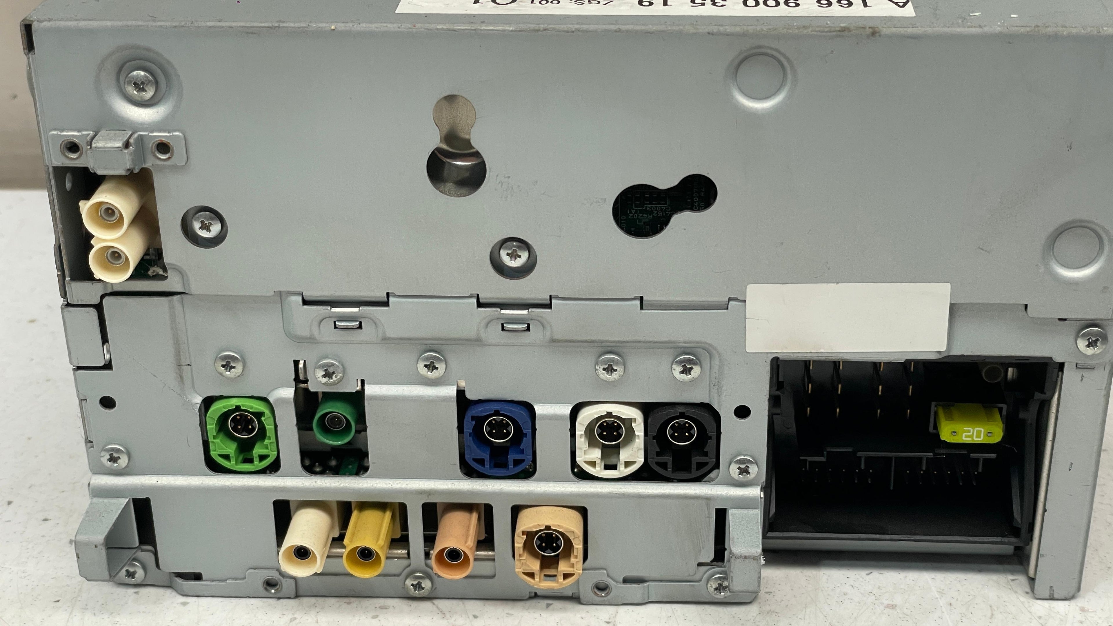 A1669003519  MERCEDES W166 RADIO SYSTEM HEAD UNIT