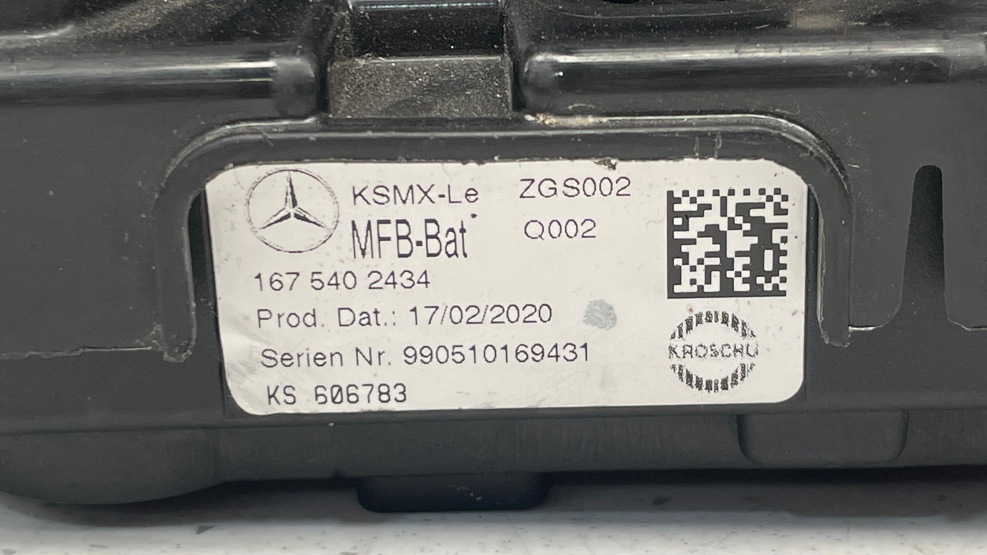 1675402434 MERCEDES W167  GENUINE FUSE BOX