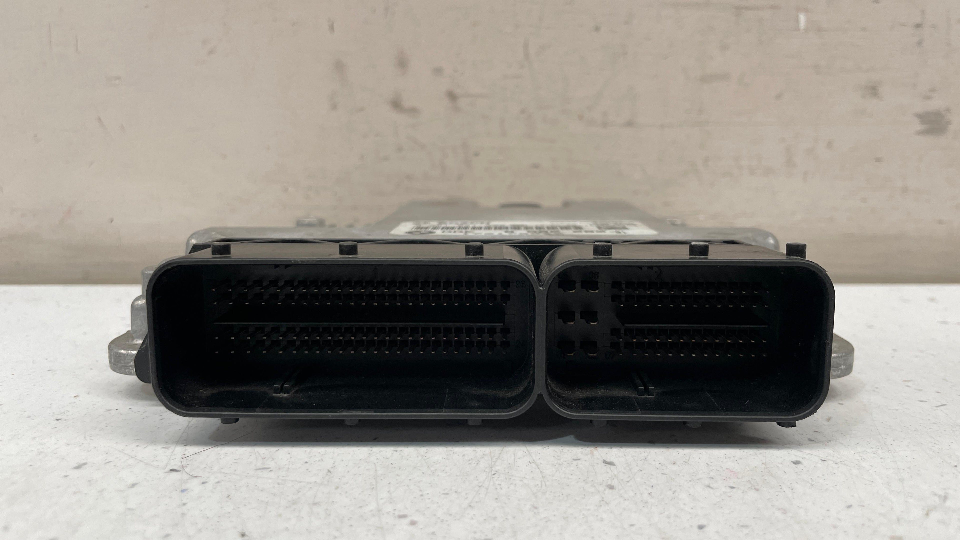 8582280-01 BMW F30 ENGINE CONTROL UNIT ECU