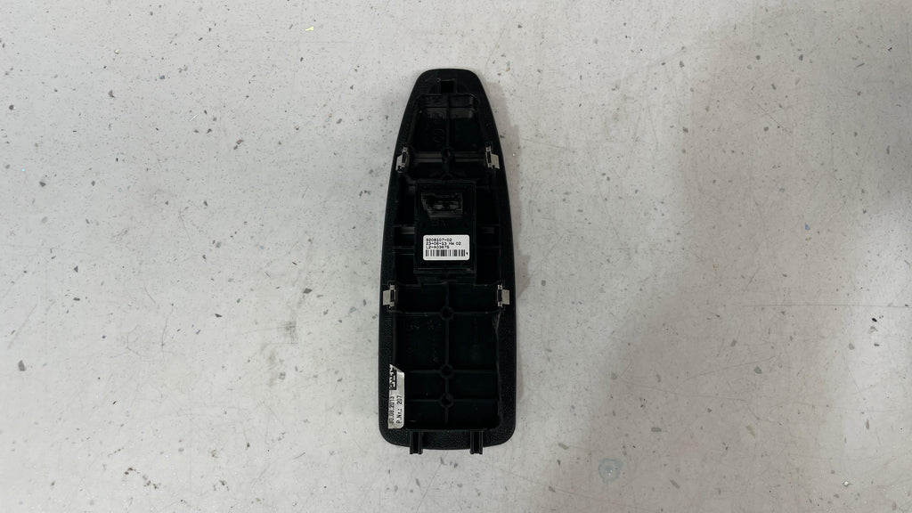 9208107 BMW X5 RIGHT FRONT DOOR COVER WITH WINDOW SWITCH BUTTON