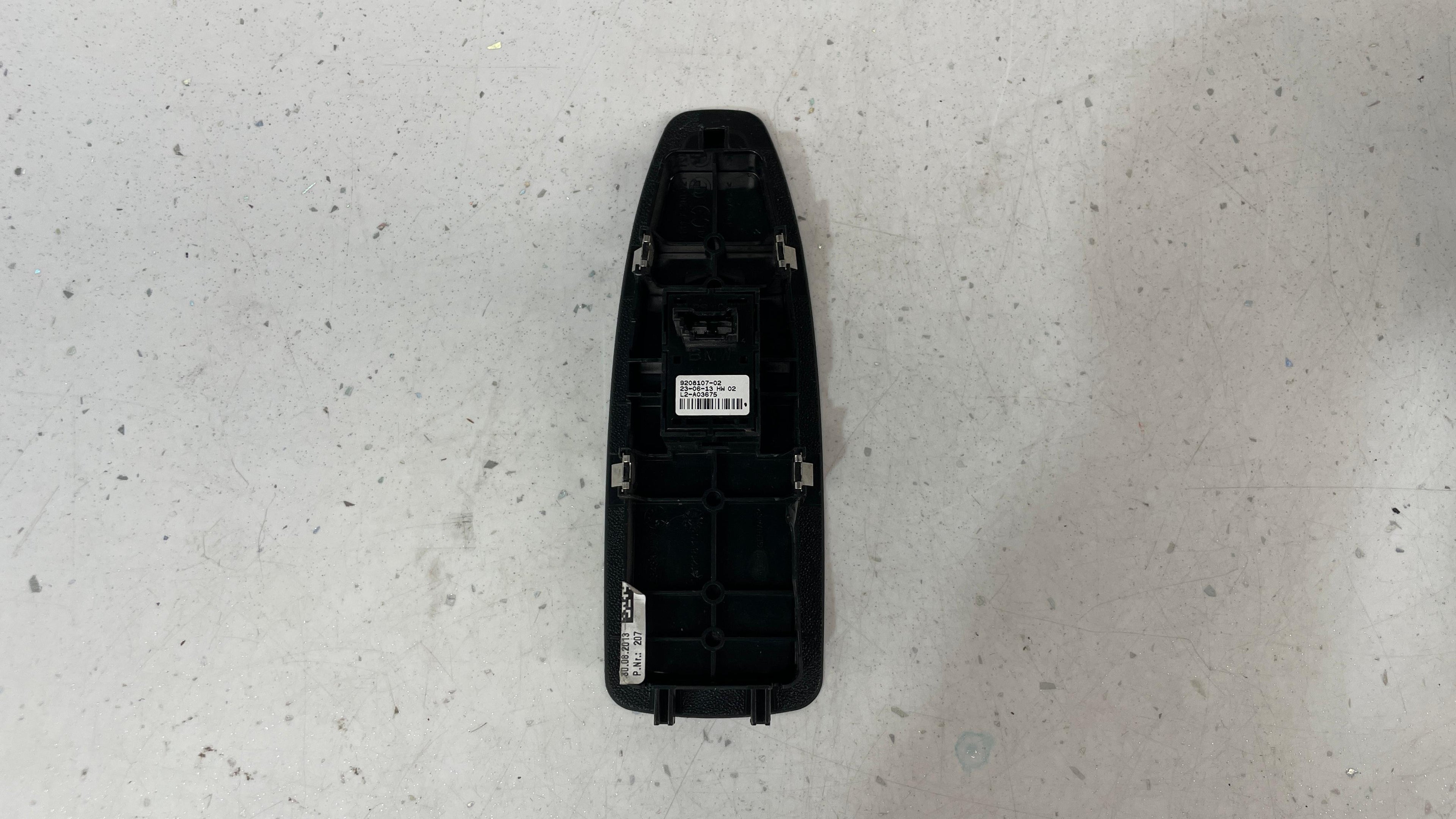 9208107 BMW X5 RIGHT FRONT DOOR COVER WITH WINDOW SWITCH BUTTON