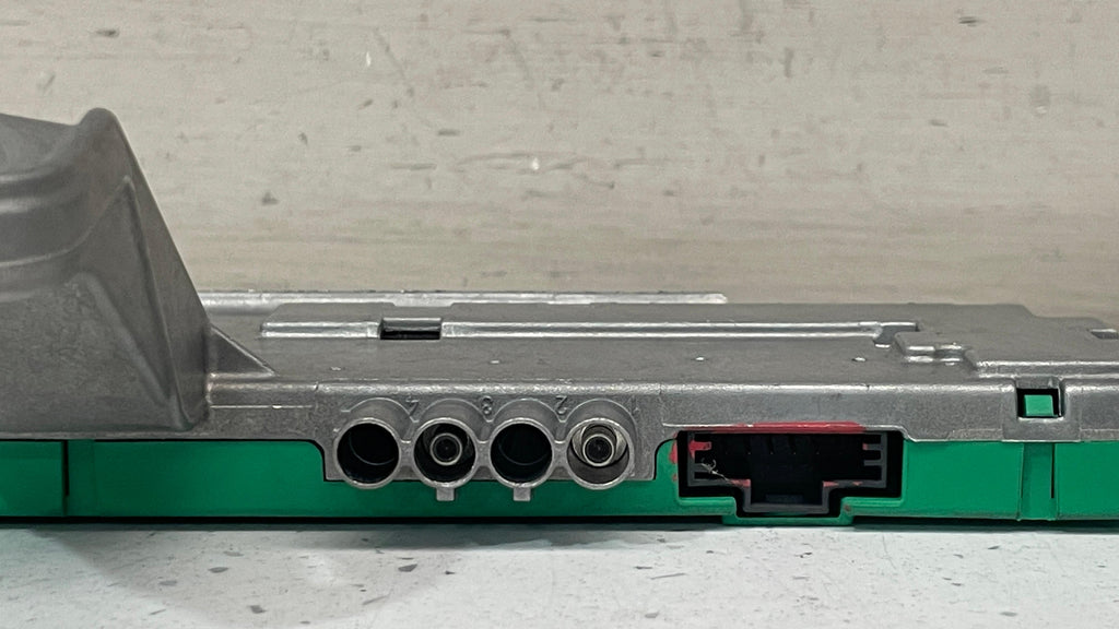 A2118200689 MERCEDES W211 REAR ANTENNA STEREO AMPLIFIER