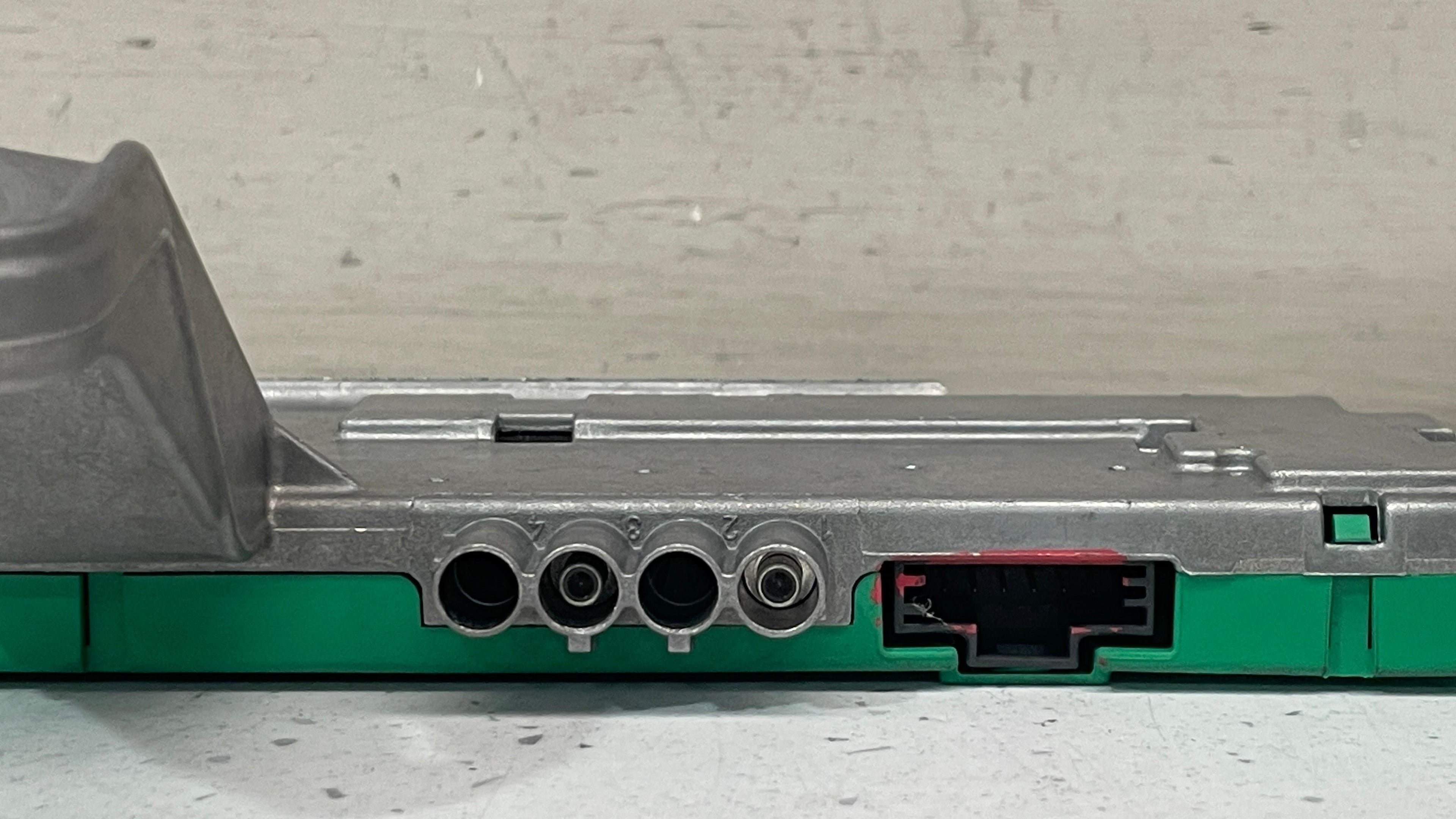 A2118200689 MERCEDES W211 REAR ANTENNA STEREO AMPLIFIER